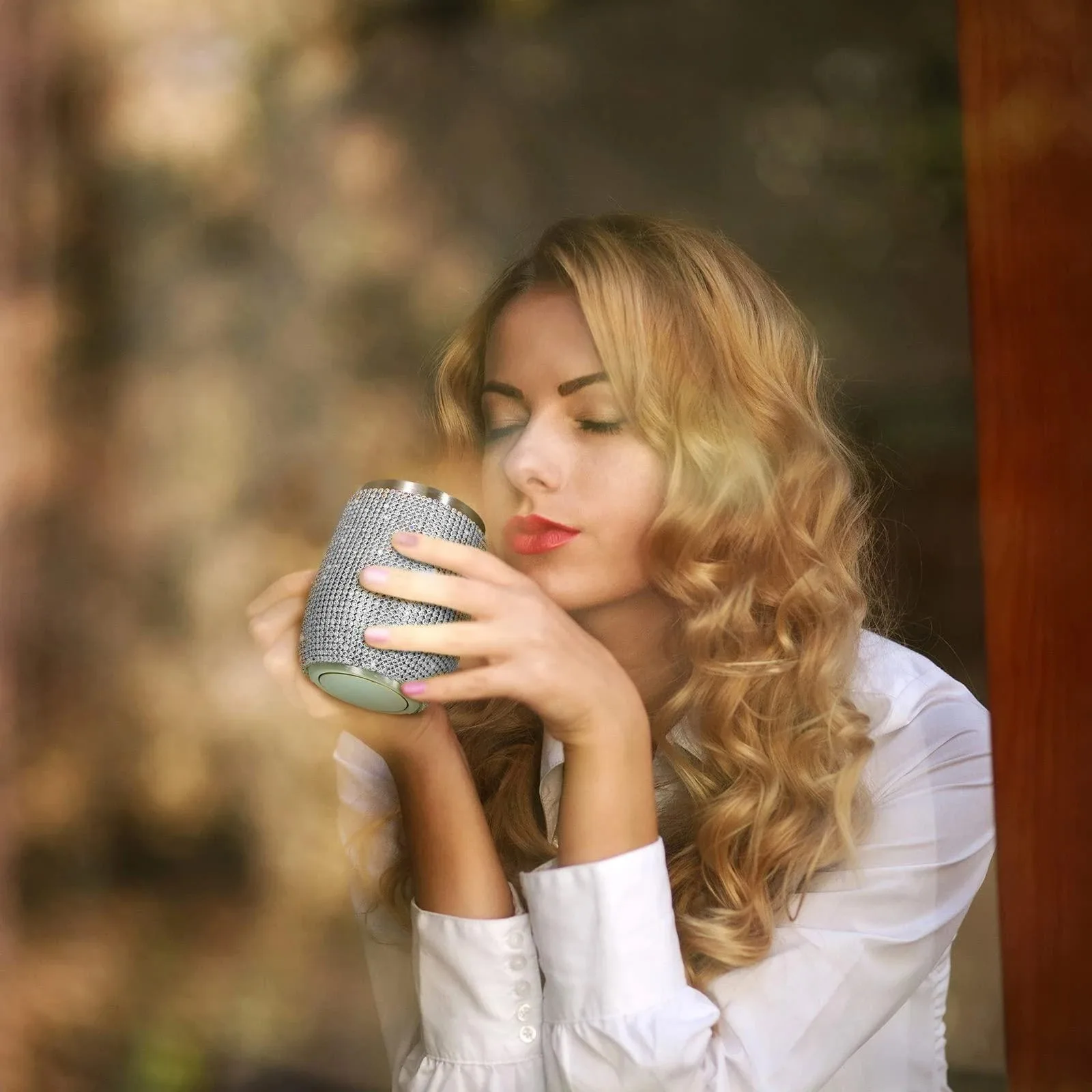 كأس بهلوان حجر الراين اللامع 20 أونصة؛ زجاجة مياه كريستالية ماسية لكوكتيلات النبيذ؛ الفولاذ المقاوم للصدأ اللامع مع غطاء