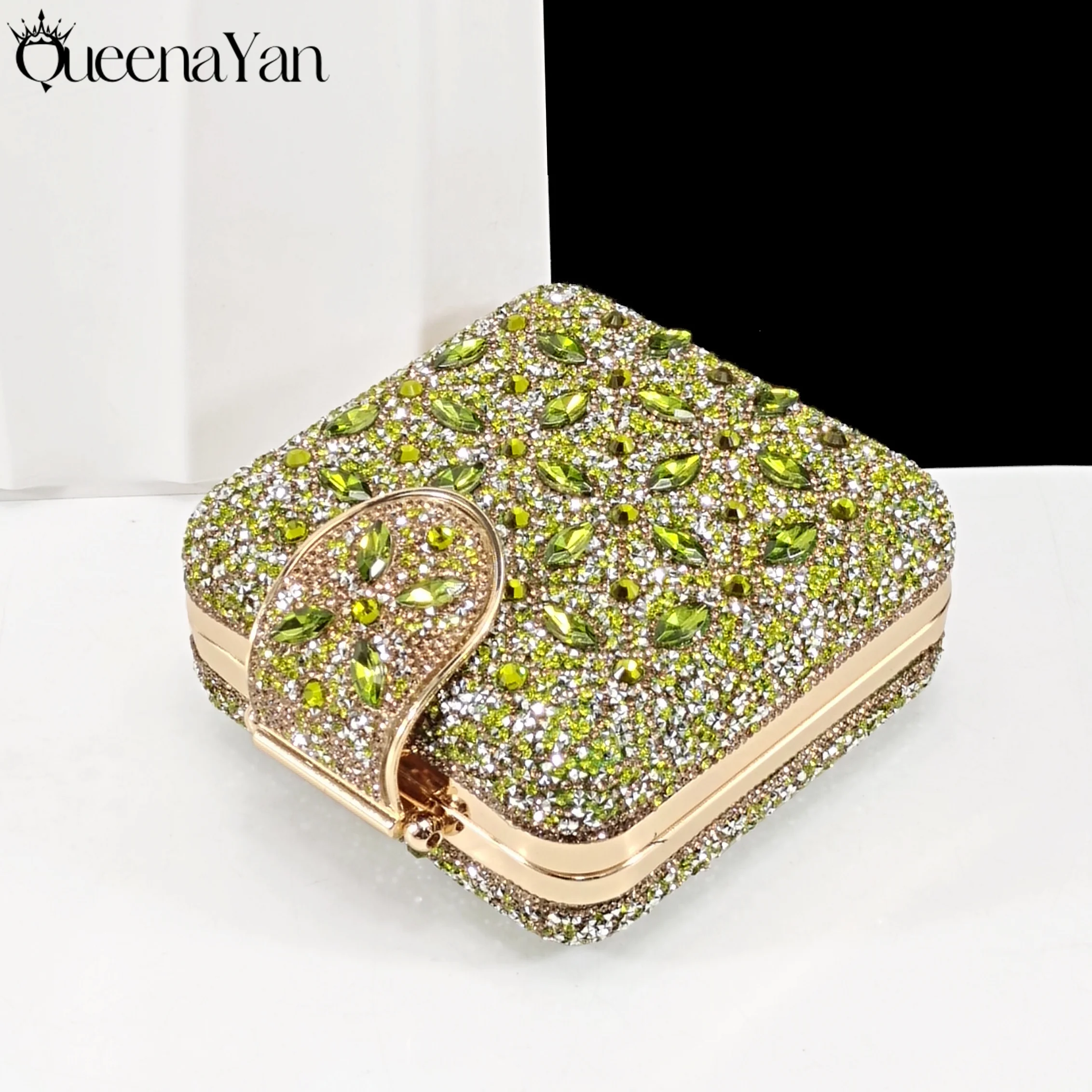 مجموعة أحذية وحقائب يد نسائية إيطالية بتصميم ماسي كامل أنيق من QueenaYan لحفلات الزفاف والمناسبات الخاصة #5