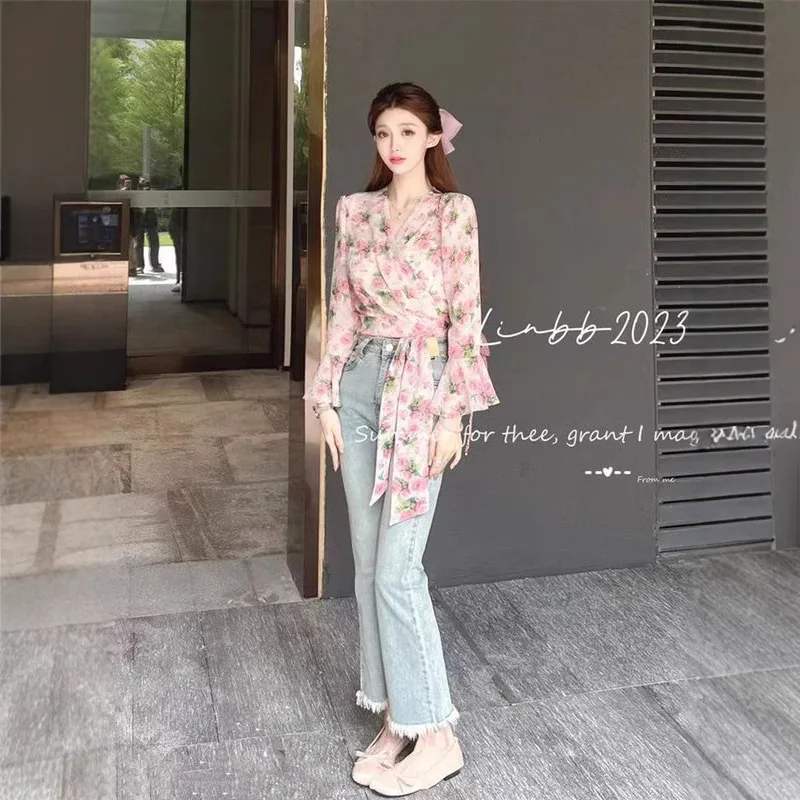 Modische Gedruckt Bogen Unregelmäßige Bandage Blumen Hemd Weibliche Kleidung 2025, Sommer Neue Casual Tops Flare Hülse Bluse