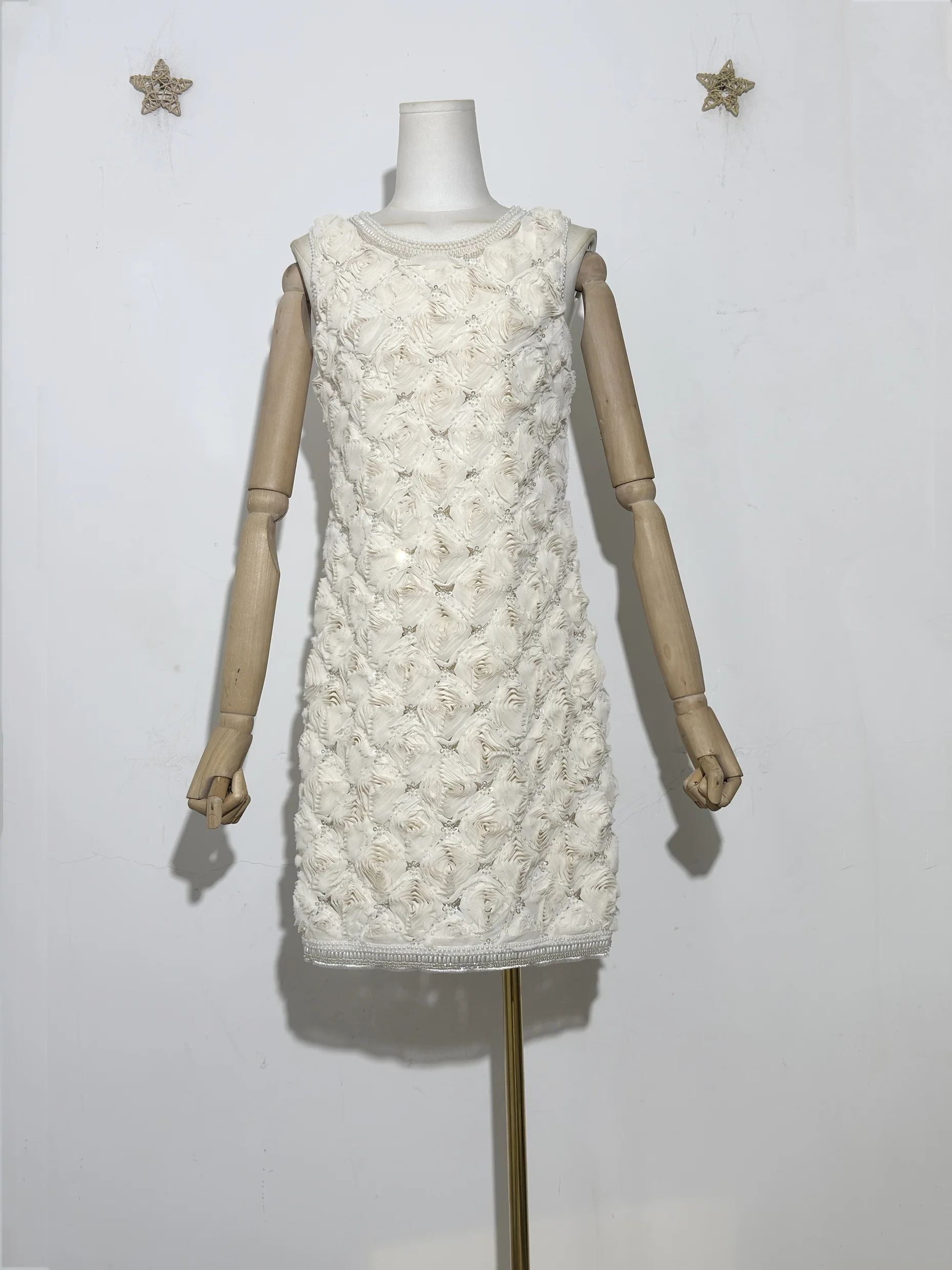 تشي Soutache التطريز الأزهار المرأة الجديدة اللؤلؤ الترتر مطرز أنيق س الرقبة بلا أكمام أنيقة الجانب سستة فستان حفلة عطلة