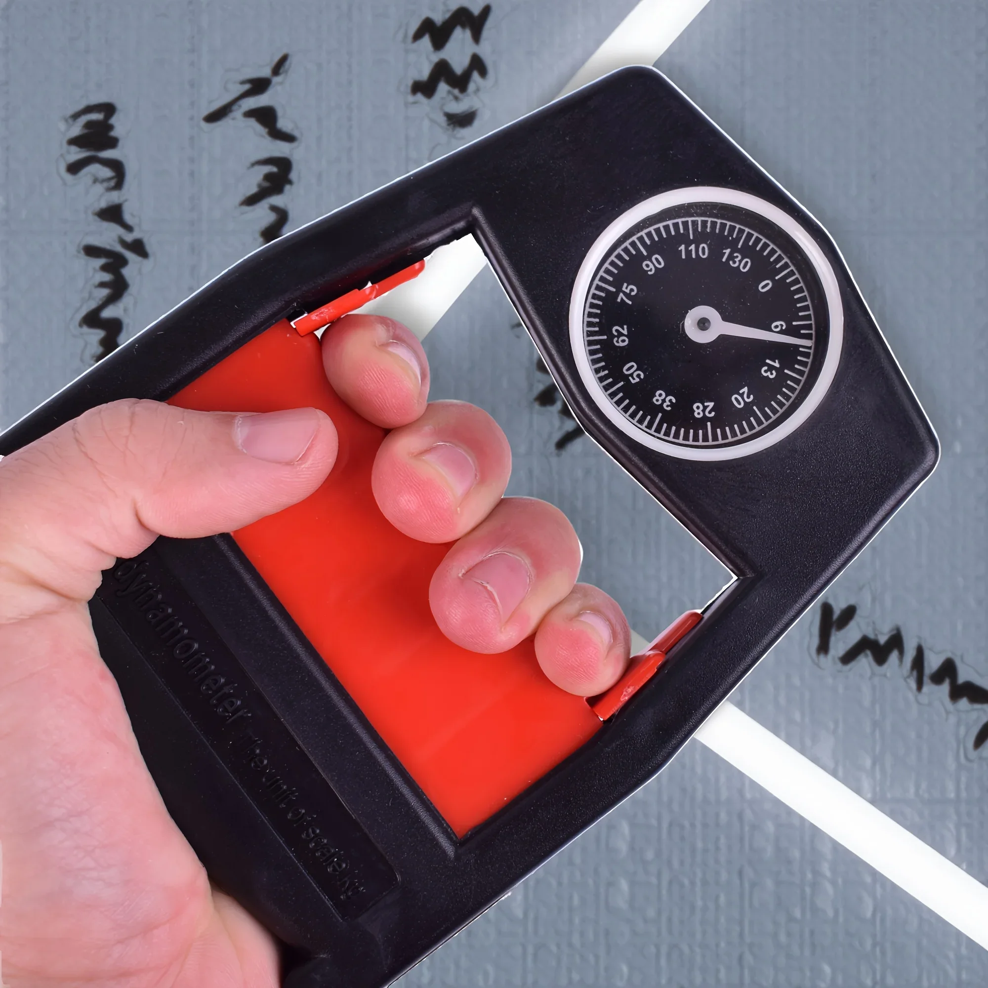 1Pc Dynamometer Grip Strength Meter 130 Unit Measurement Dial for Home Gym and Outdoor Fitness Training Grip Strength Trainer