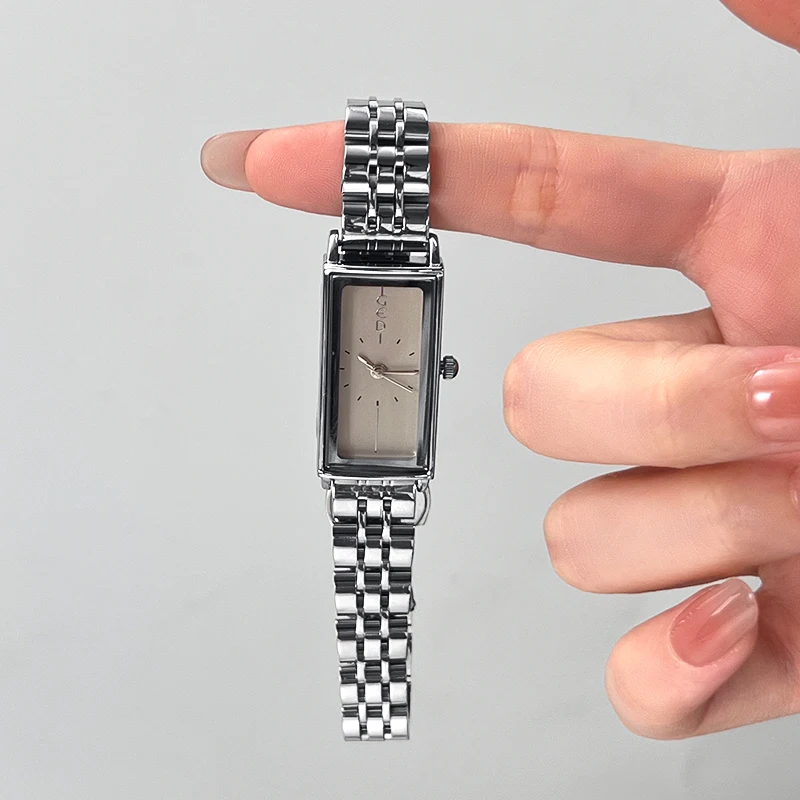 Vintage high-end rectangular steel watch for women, simple and niche high-value quartz watch