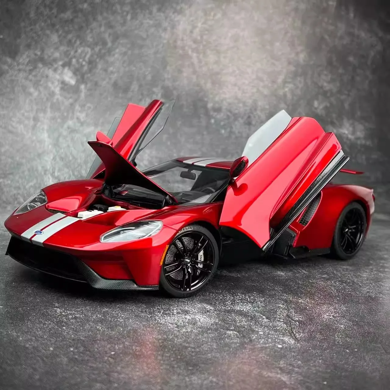AUTOart 1/18 scale New Ford GT ABS material Full Open car model