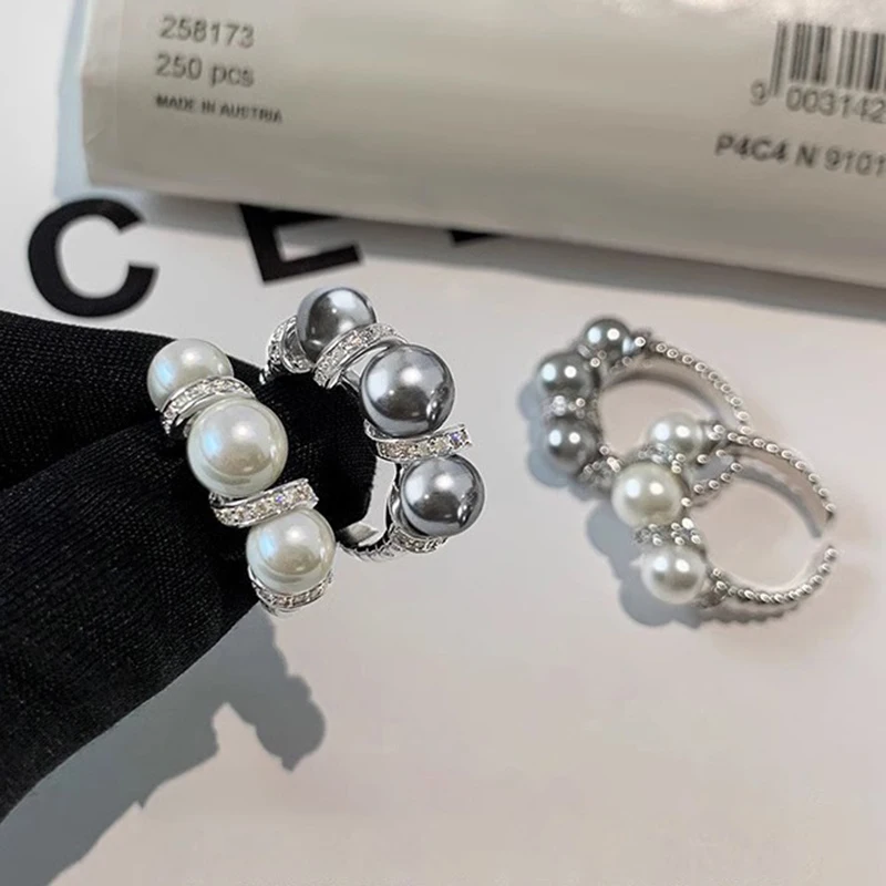 Light Luxury Crystal Twists Metal Pearl Ring for Women Unique Luxury Inlay Gray Pearl Finger Ring Exquisite New Fashion Jewelry