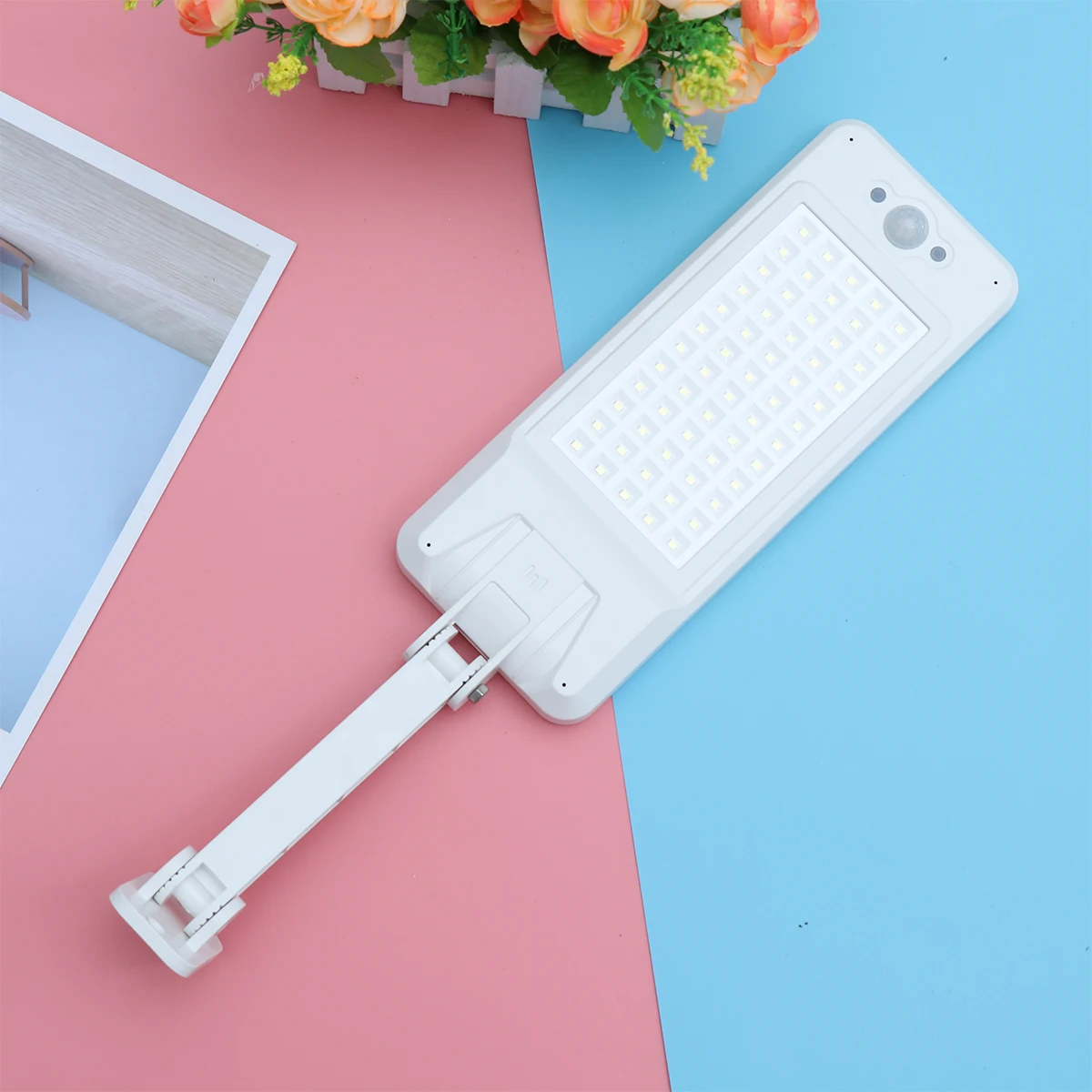 

60 Led Solar Powered Outdoor Waterproof Wall Lamp 17% Efficient 900 Lumens Bright Decorative Garden Corridor Balcony Square