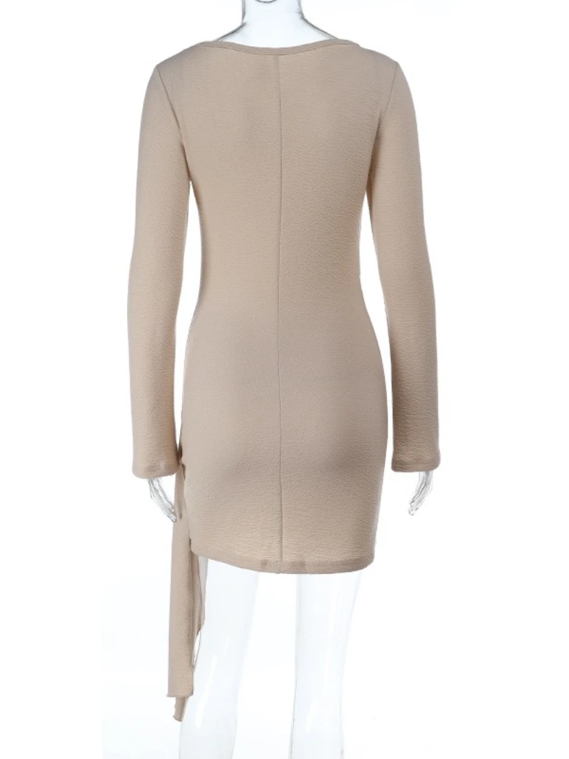 เดรสแฟชั่นผู้หญิง SsTss คอลเลคชั่นฤดูใบไม้ร่วง 2025 แบบใหม่ เซ็กซี่ สีพื้น คอทรงโอ แขนยาว ตกแต่งลายดอกไม้ 3 มิติ พร้อมริบบิ้น ทรงเข้ารูป มินิเดรส