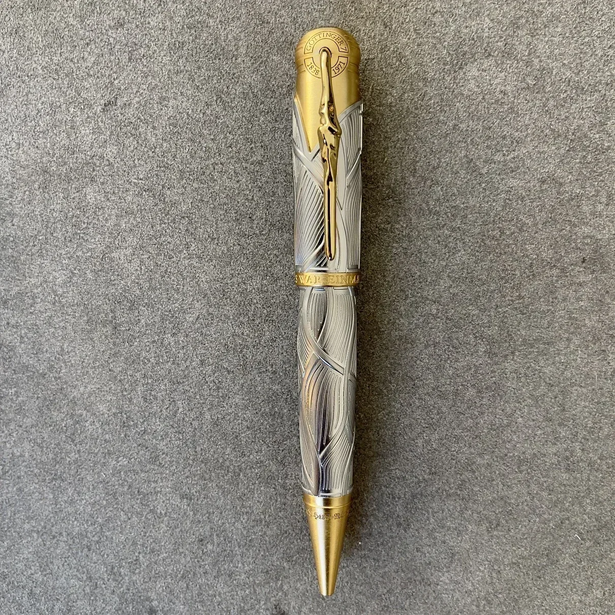 2025 قلم حبر Brüder Grimm عالي الجودة MB قلم كتابة إصدار محدود قلم حبر جاف دوار هدية