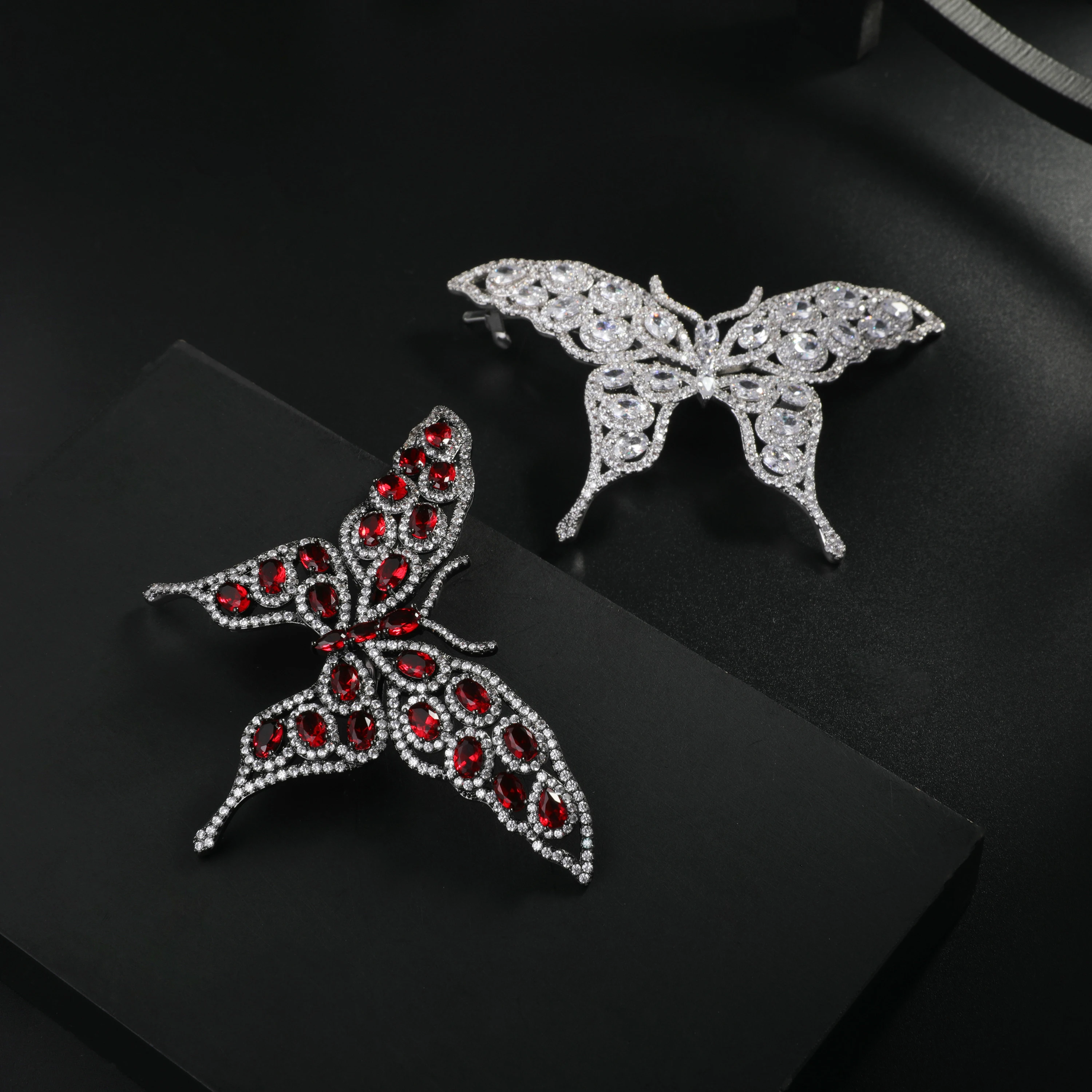 Hot sale  Zirconia Butterfly  Designer Hair Wear Hair Clip Luxury Hair Jewelry For Women Girls Cute Hair Accessories