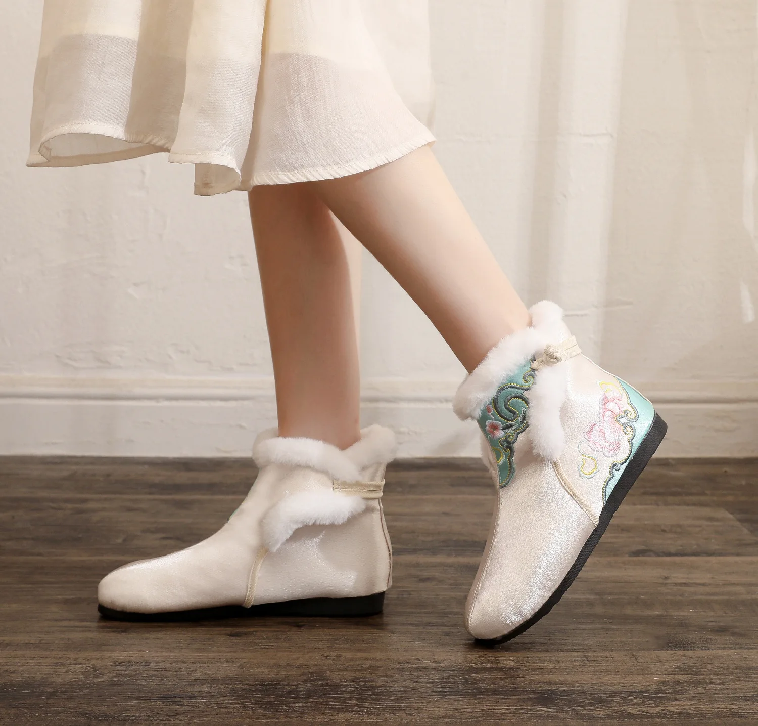 Traditional Beijing-style cloth shoes simple cheongsam-style shoes comfortable ethnic-style women's shoes with a touch of elegan