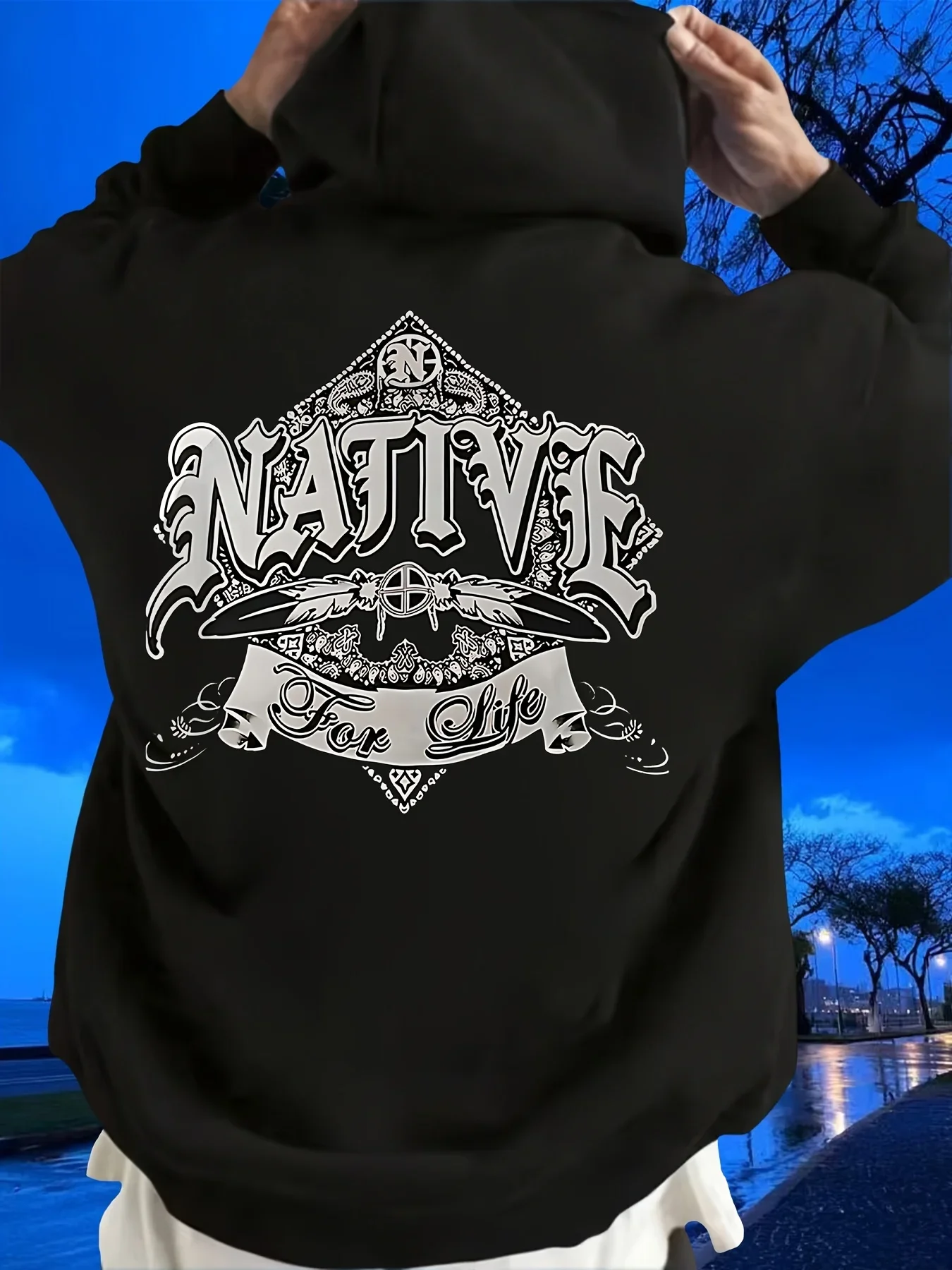 New autumn and winter men's and women's hooded sweatshirt, with a breathable round neck in the local American tribal style