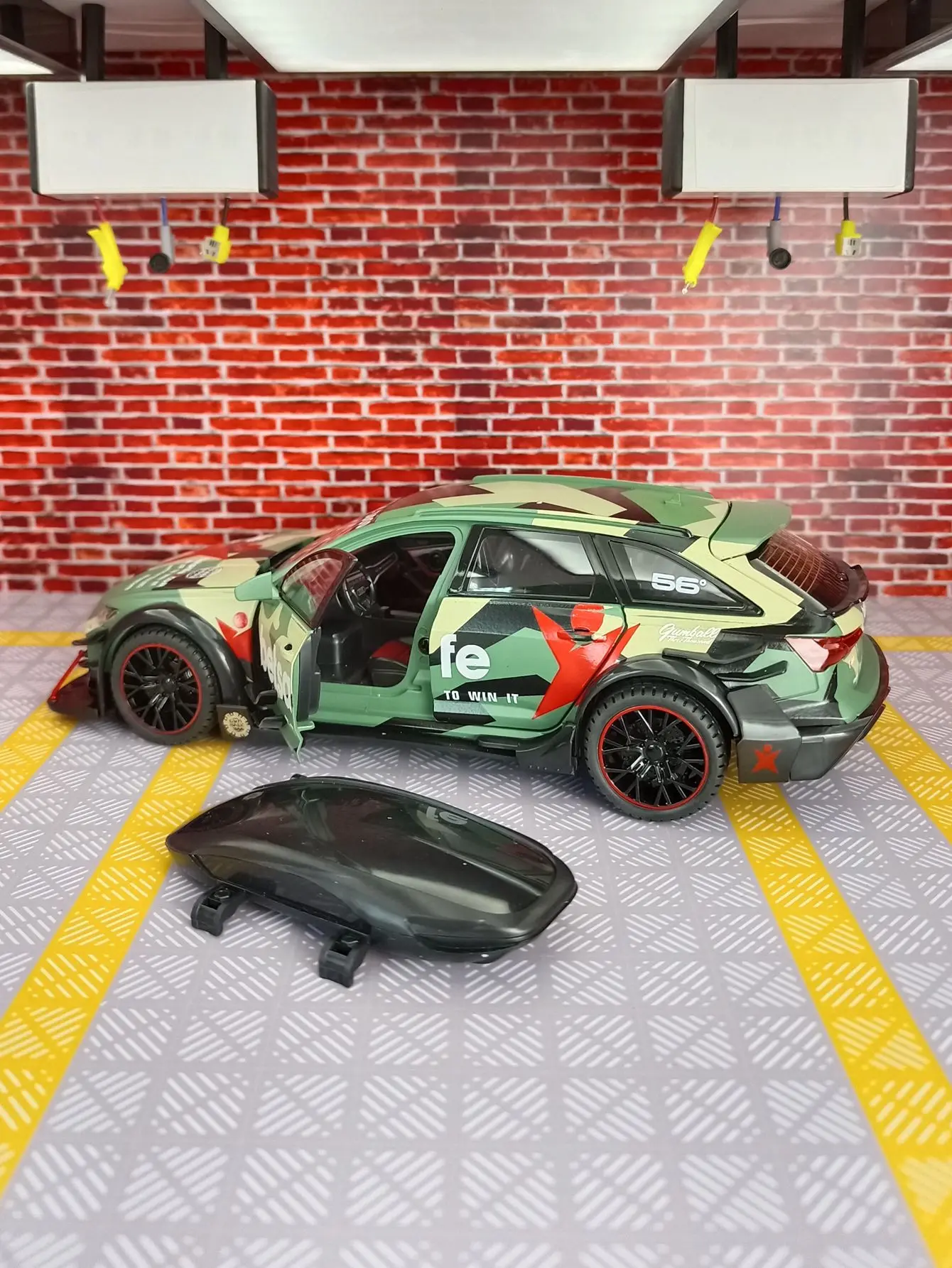 

1:24 RS6modified alloy car model pull-back acousto-optic toy car door hood trunk can be opened fine workmanship and good quality