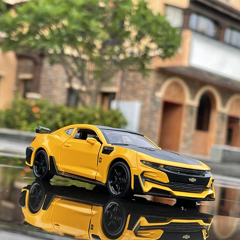 1:32 Chevrolet Camaro Automodell Legierung Diecast Zurückziehen mit Sound Licht Kindermodell Spielzeugauto Sammlung für Kindergeschenke A324