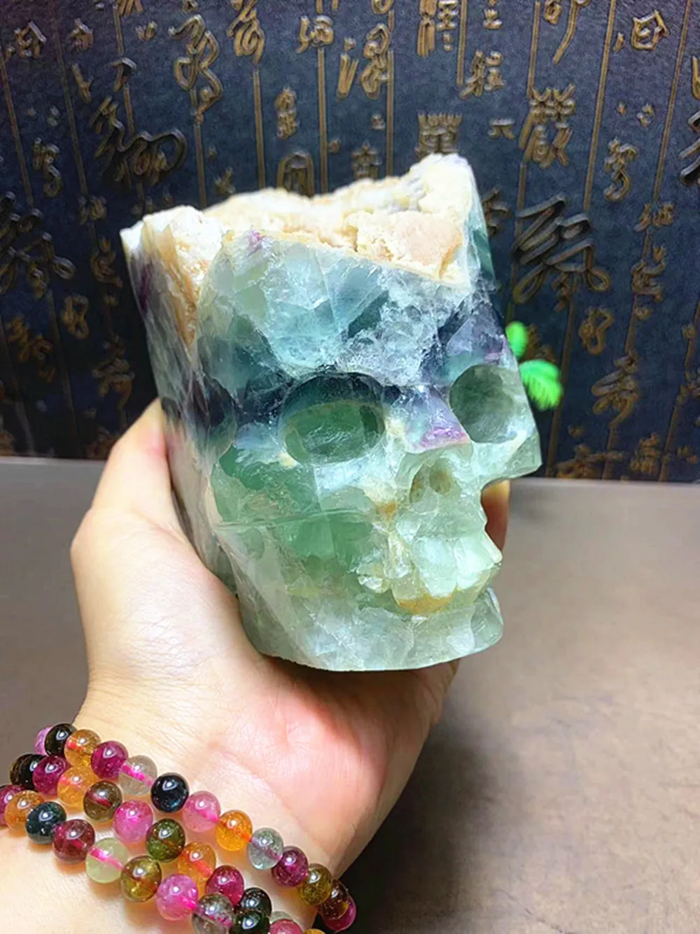 

Natural quartz crystal hand-carved fluorite skull home decoration