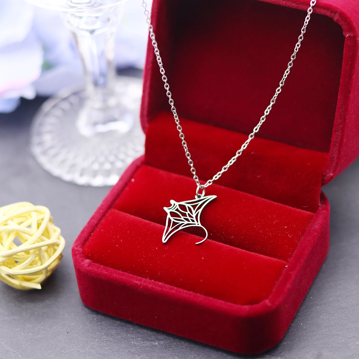 QIAMNI Ocean Elements Devilfish Pendant Stainless Steel Deep Sea Animal Choker Necklace Beach Party Jewelry Gift for Women Men