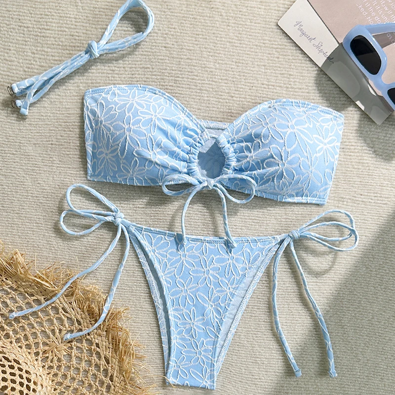 

Модное сексуальное женское бикини с цветочной вышивкой, светло-голубой купальник из двух предметов без бретелек с завязками по бокам, модная пляжная одежда, летняя одежда