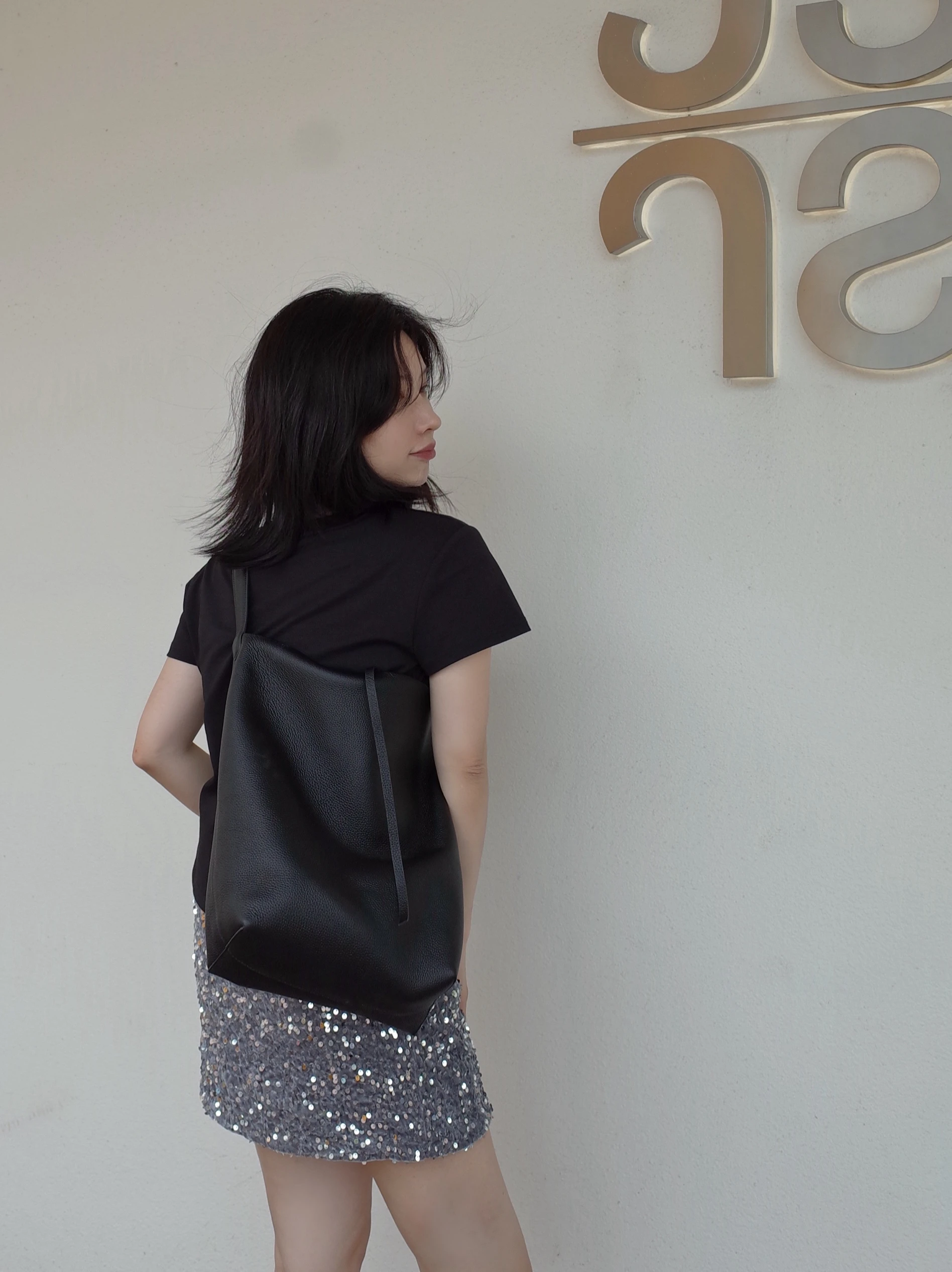 

Высокоэластичная футболка из шелковистого хлопка с круглым вырезом, классического приталенного кроя, летняя, повседневная, универсальная, базовая, из смесового хлопка.