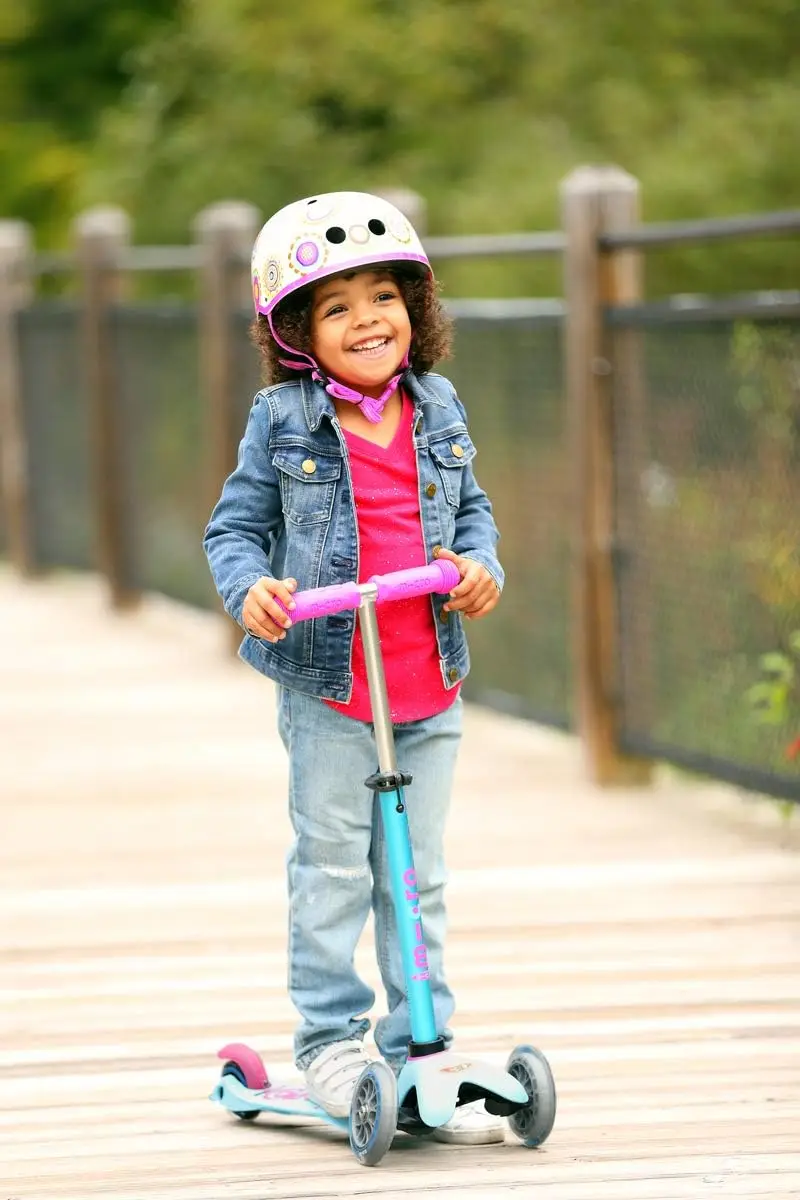 لوح كيك بورد - ميني ديلوكس - سكوتر بتصميم سويسري ثلاثي العجلات