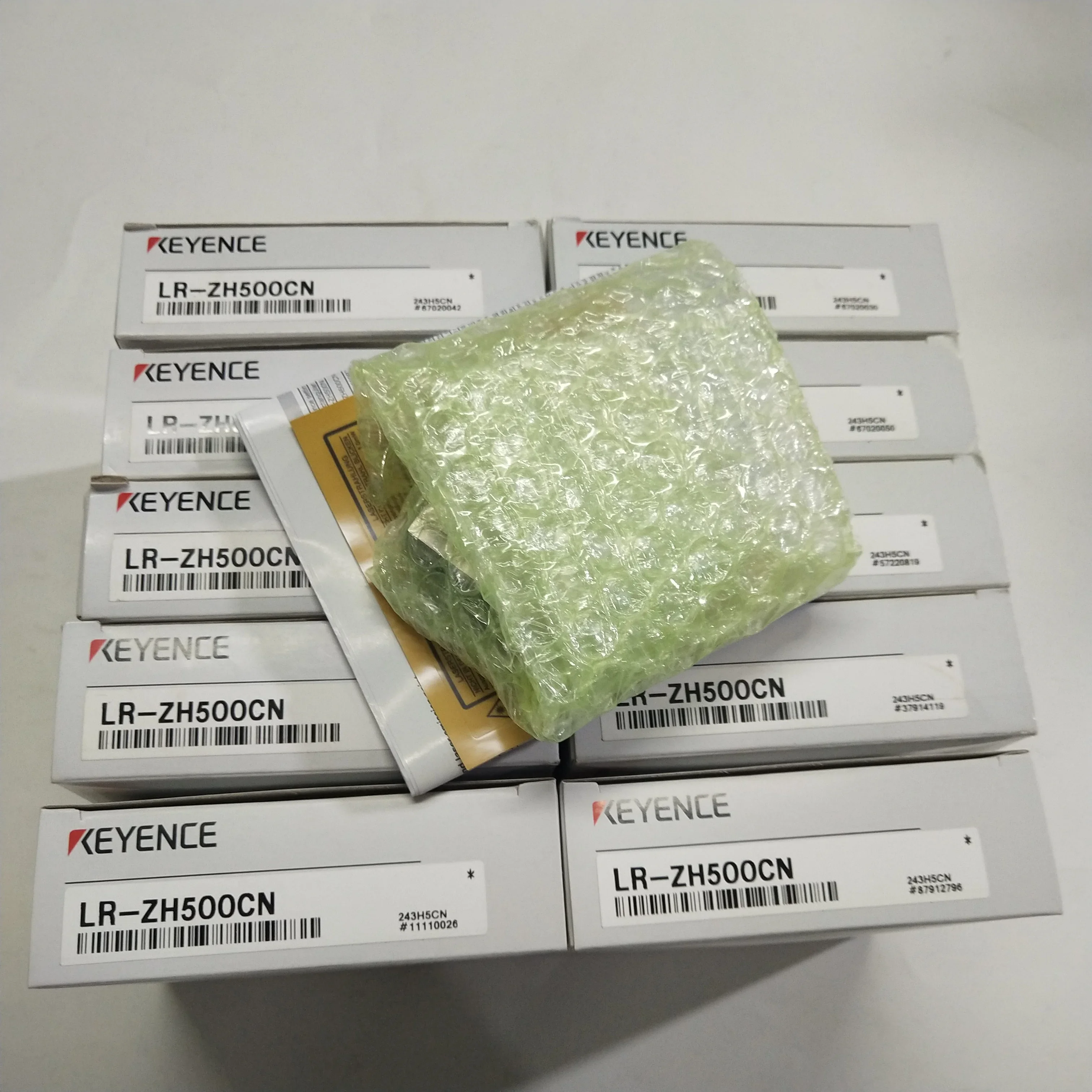 New Original KEYENCE LR-ZH500CN Rectangular W/ M8 Connector Type, 500 mm LRZH500CN