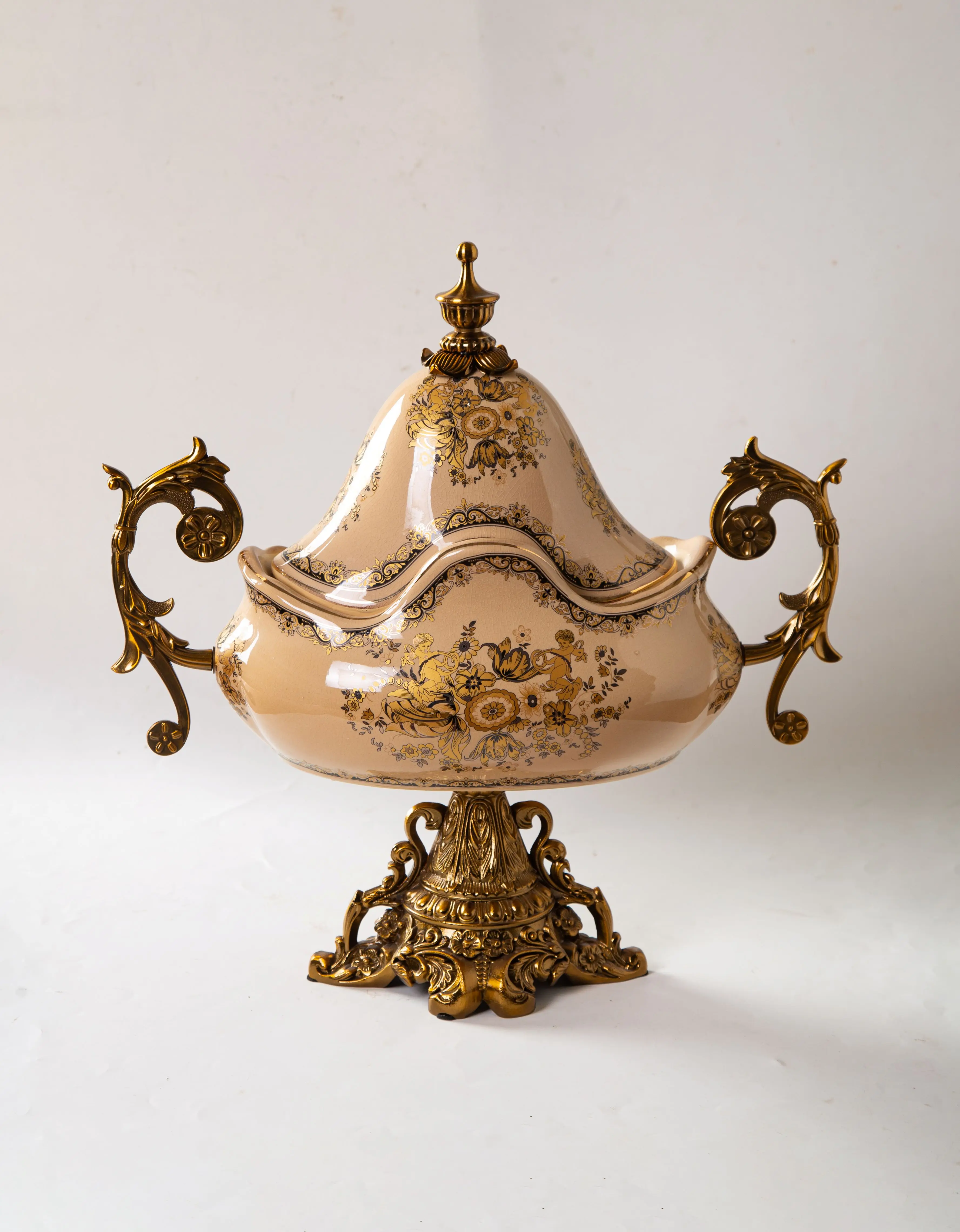 

Новая роскошная европейская банка для хранения домашнего декора