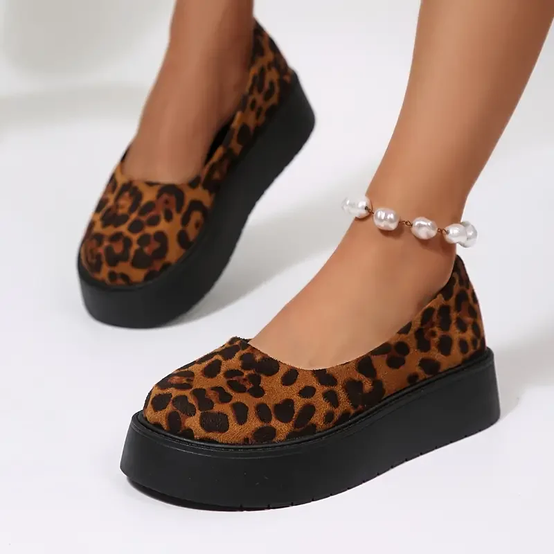 

Модная вулканизированная обувь большого размера с легким носком, женская весна/осень, новая удобная повседневная спортивная обувь с круглой головкой и толстой подошвой