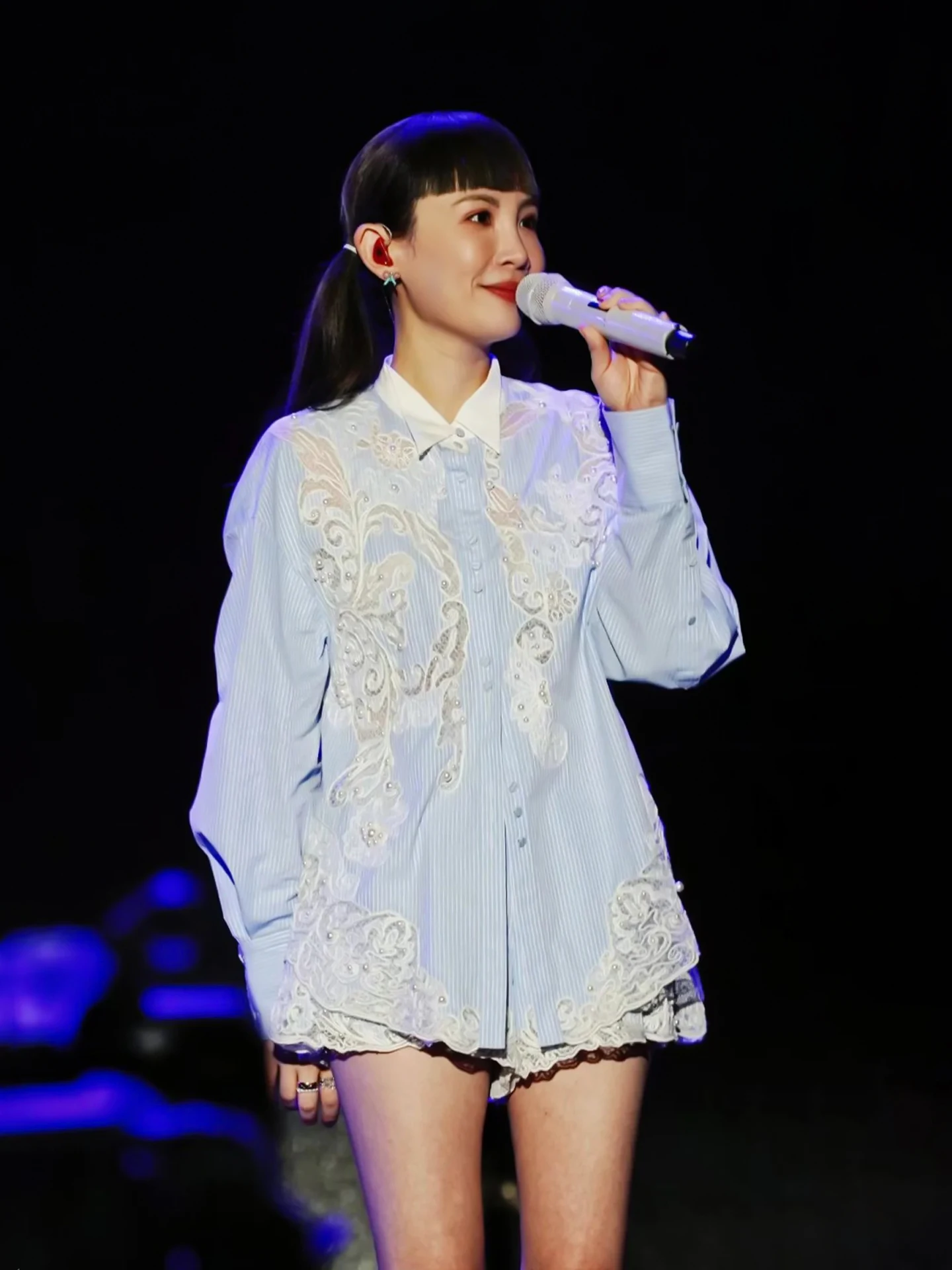 

Синяя кружевная рубашка с вышивкой для женщин, весна-лето, винтажная, свободного кроя, с отложным воротником, с жемчугом, длинный рукав, из полиэфирного волокна