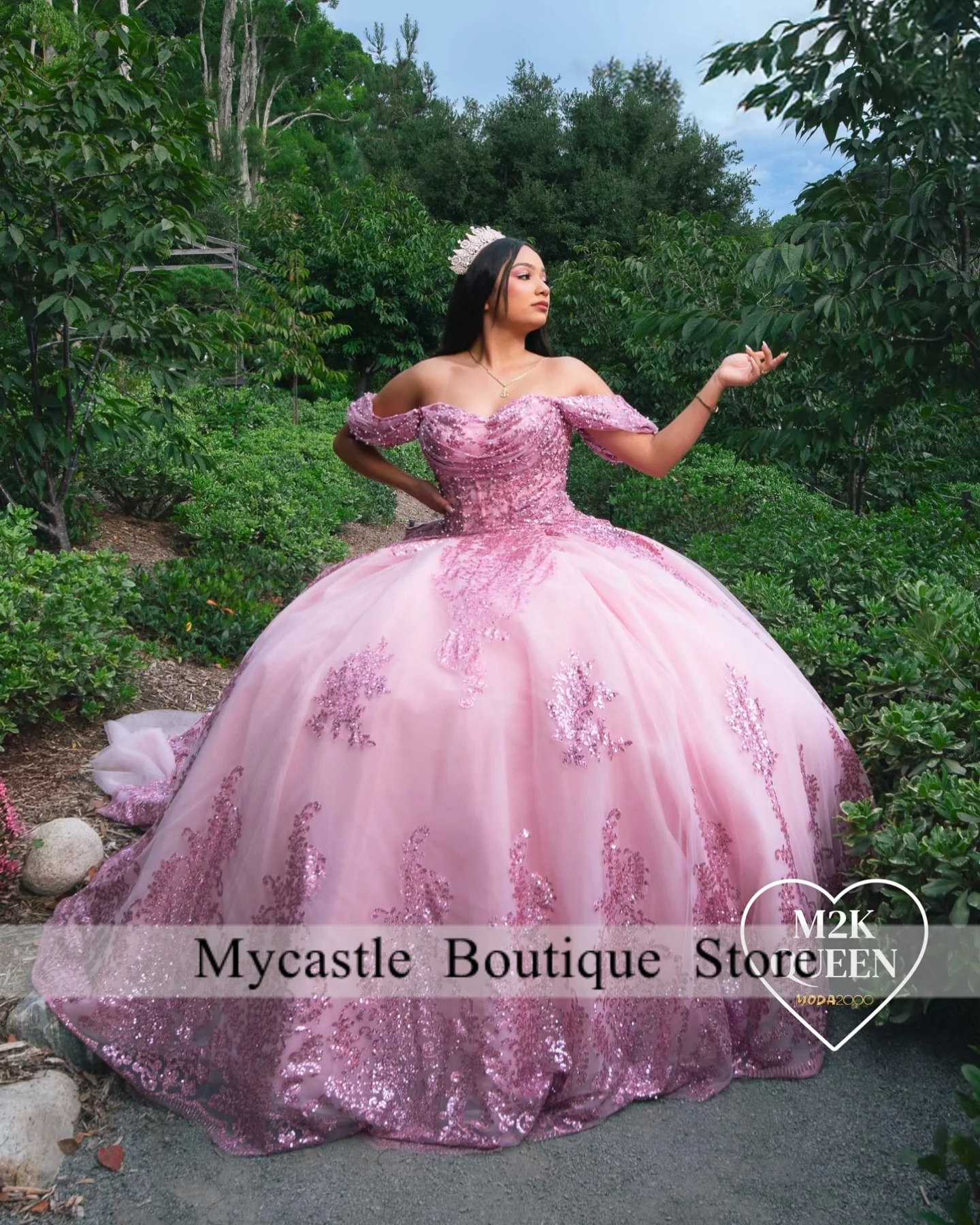Vestido de quinceañera de cristal de tul rosa de México, vestido de baile 2025 con apliques de encaje y lazo, vestido dulce 16 con cordones personalizado
