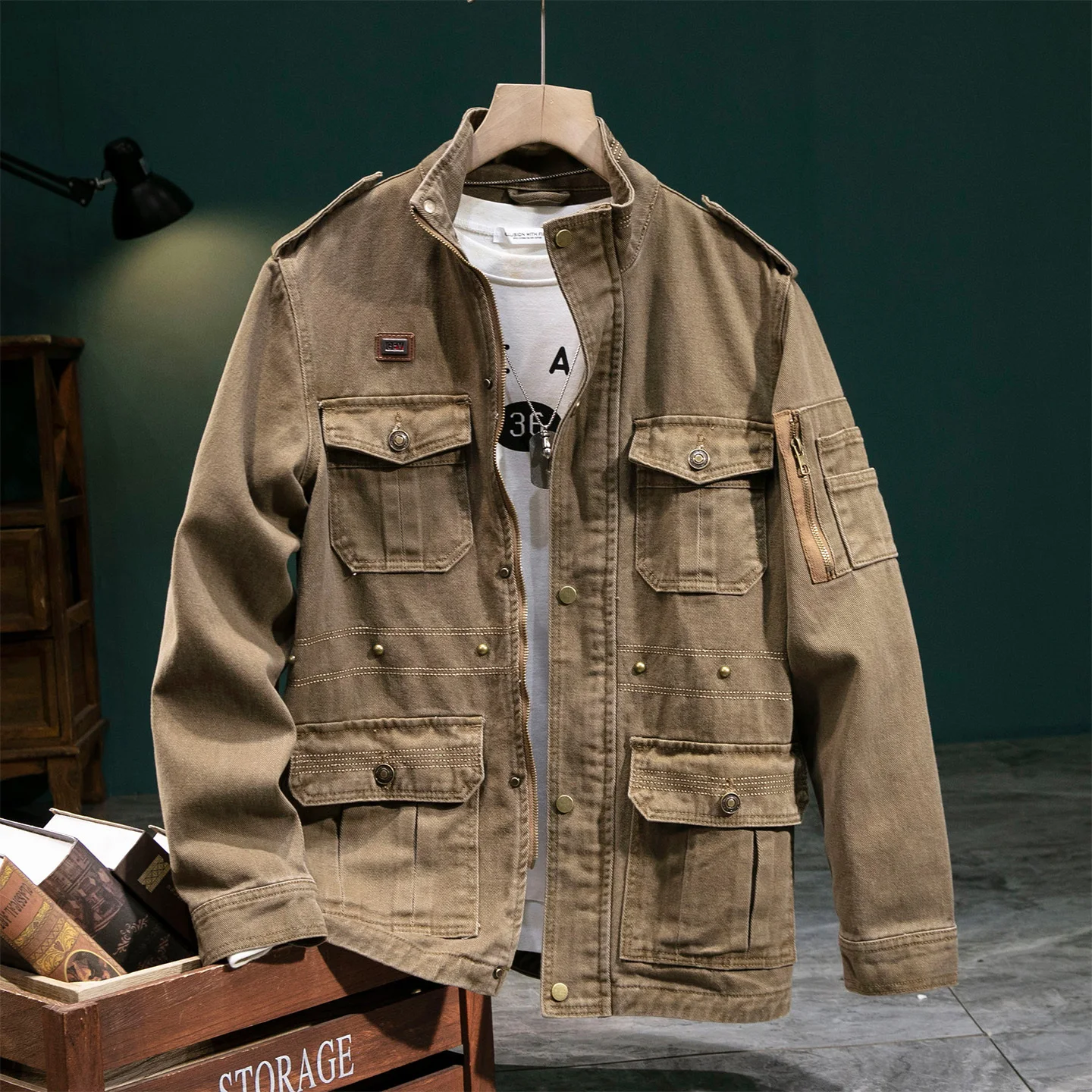 

Autumn Men's Cargo Jackets With Multi-Pockets Heavyweight Wash Cotton Outdoor Stand Collar Casual Workwear Jackets For Man