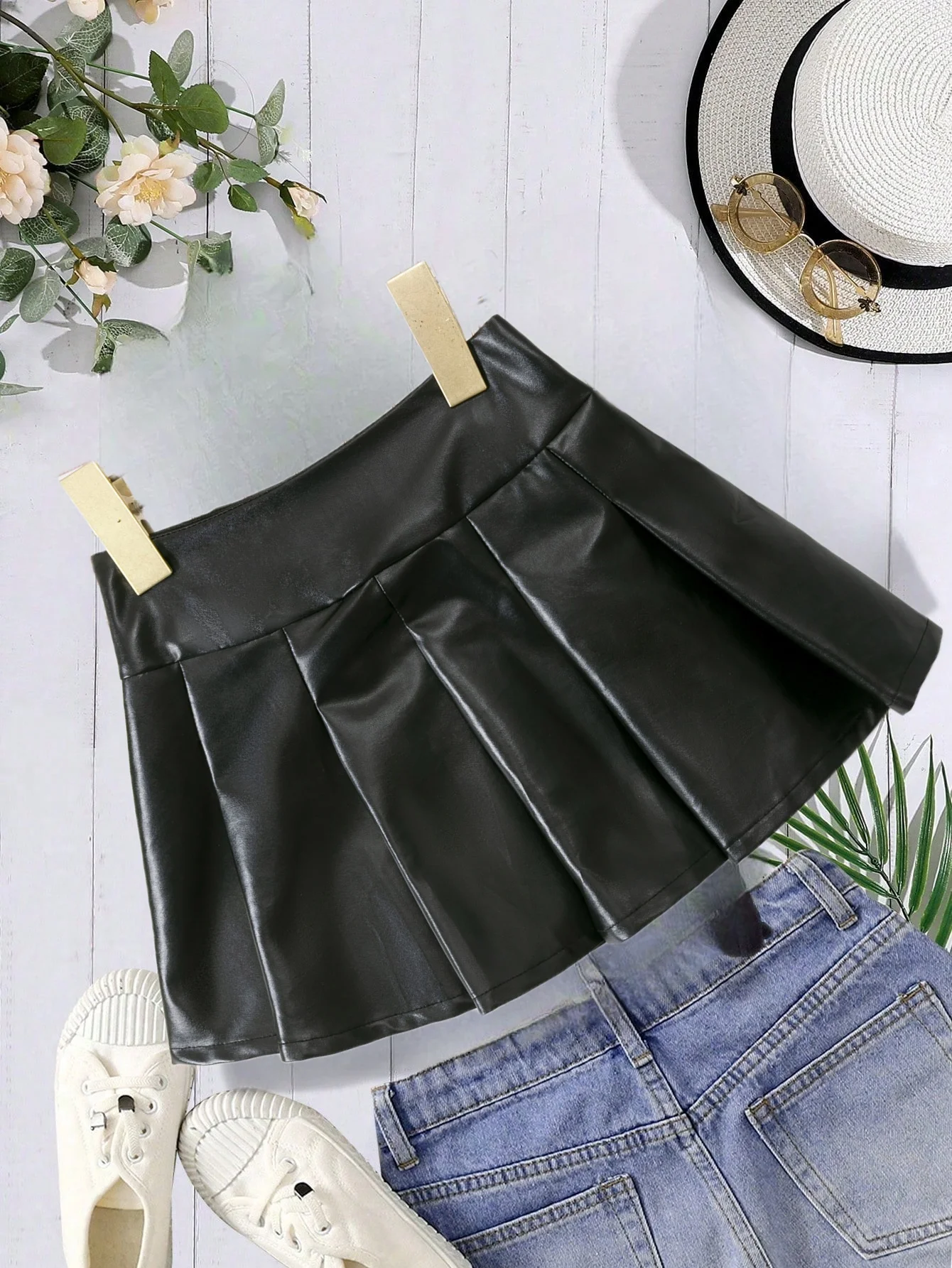 American style summer child girl Spice sexy A-line high-waisted ultra-short pleated skirt looks slim with A foreign leather skir