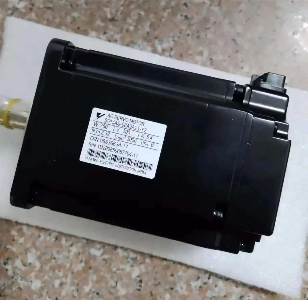 Brand new SGMAS-08A2A21-Y2 Servo motor Original Genuine，SGMAS 08A2A21 Y2，Fast shipping
