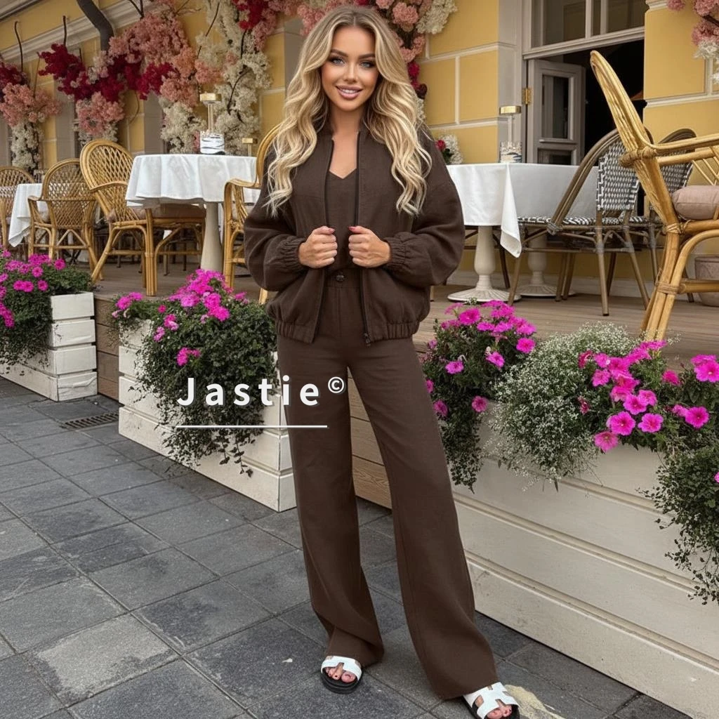 

Комплект из 3 предметов: женский коричневый кардиган, топ с V-образным вырезом и брюки с широкими штанинами. Повседневный свободный трикотажный костюм для дома и отдыха. Модель 2026.