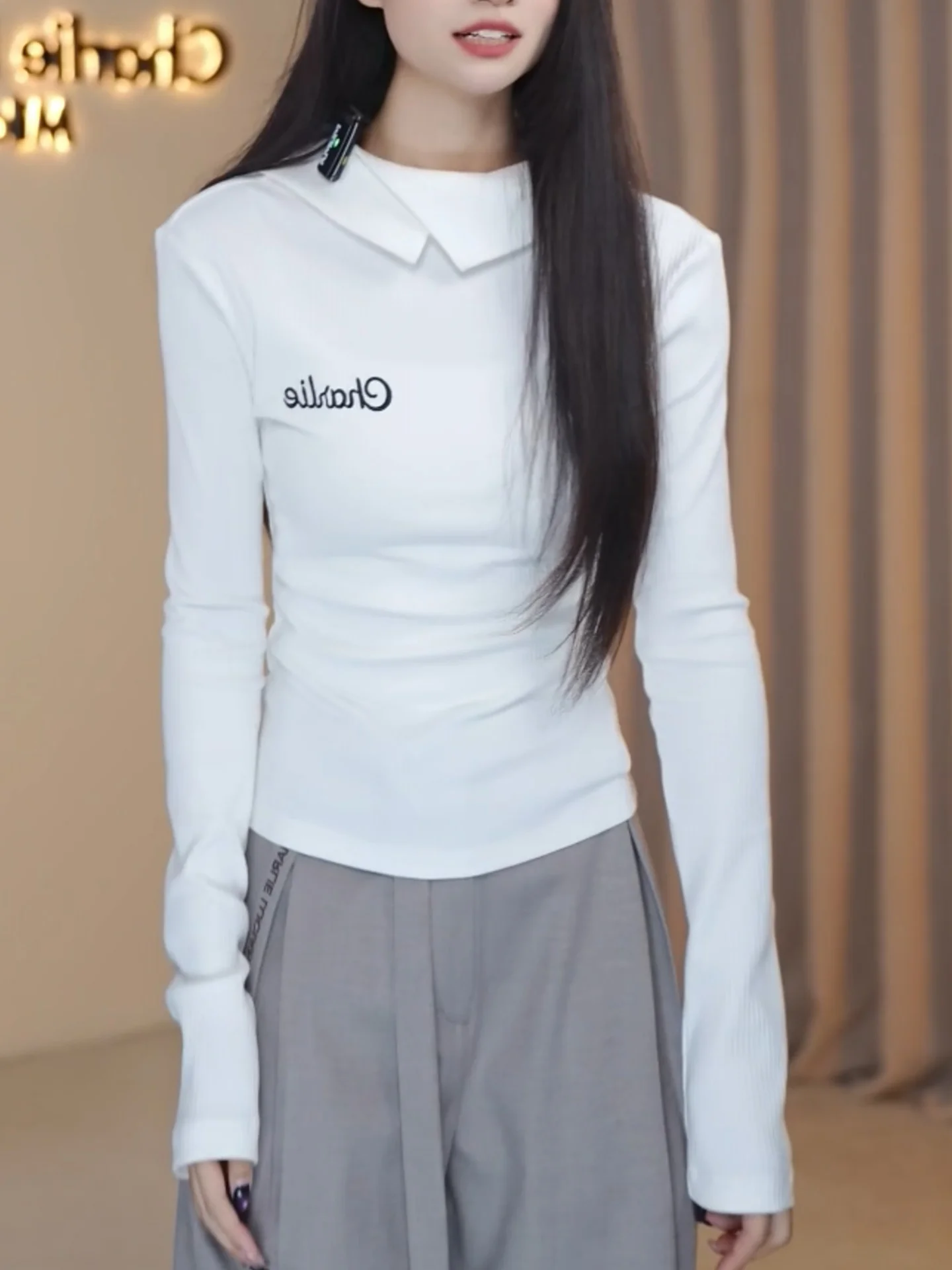 

Casual Sle Long Sve Collared T-irt Women's White Simple Versatile Letter Print Base irt Autumn Winter Faion Ladies...