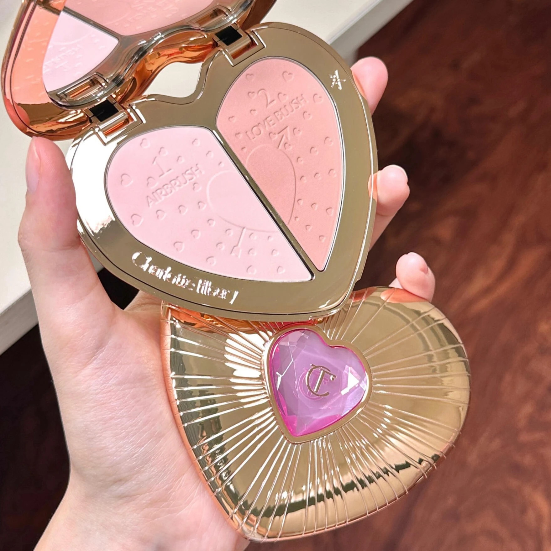 CT Heart Fard bicolore Trucco di bellezza duraturo Polvere brillante naturale impeccabile per creare un look di trucco liscio Rouge multiuso