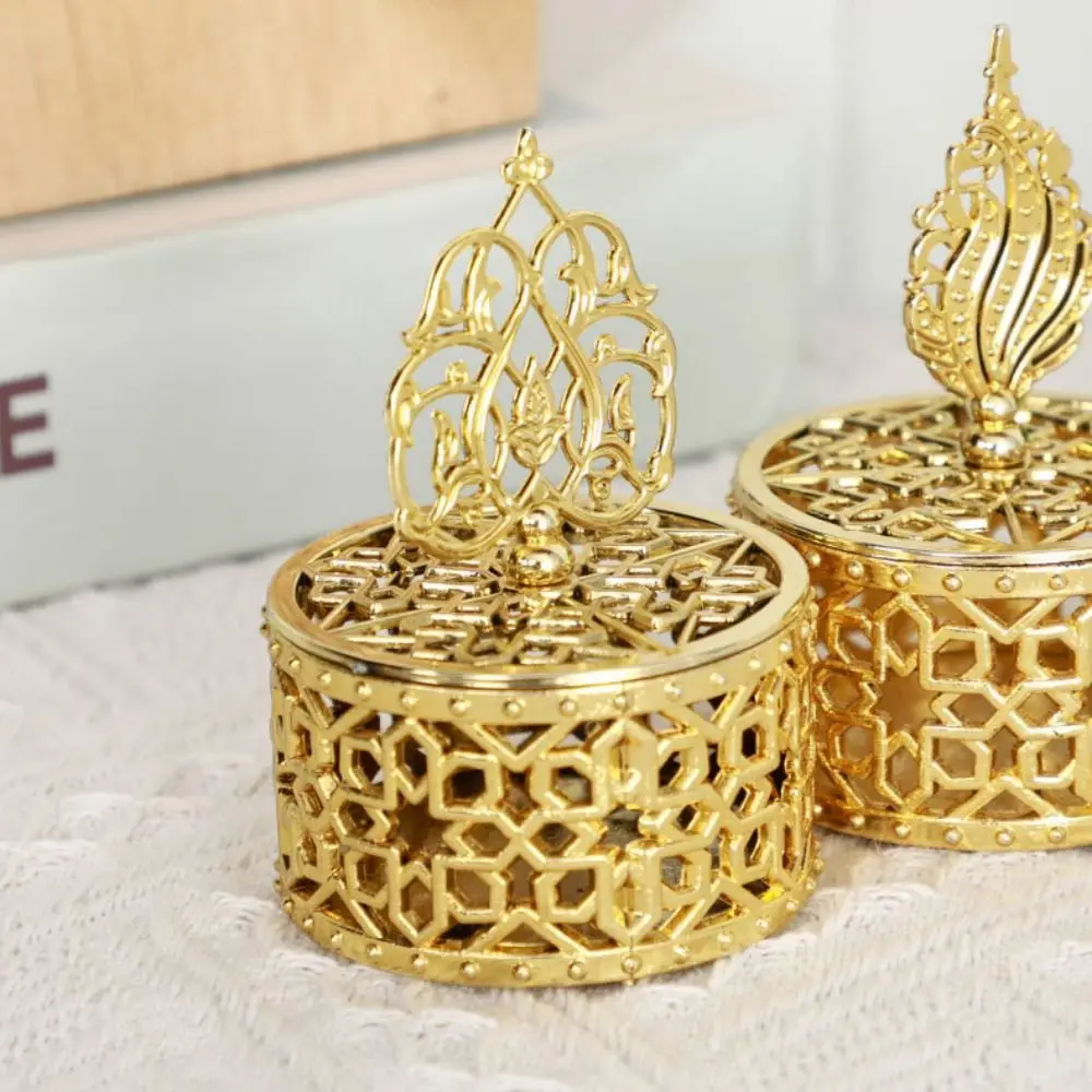 Portable Gold-plated Gold Hollow Box European Style Handheld Candy Container Box Delicate Packaging Gift Box Wedding Table