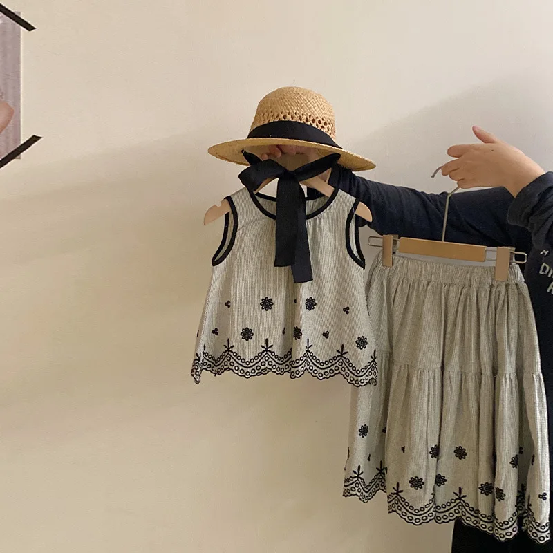 Girls Korean Version Fashionable Sleeveless Top Summer New Childrens Set Design Sense Floral Skirt Two Piece Set Trendy
