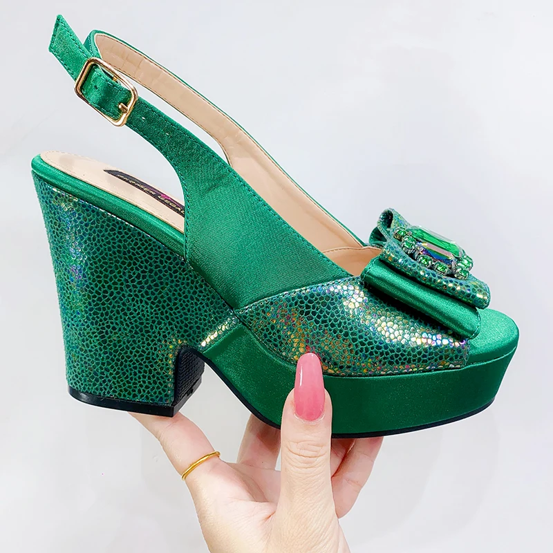 Sandalias de tacón alto con plataforma gruesa para mujer, zapatos elegantes con lazo Floral y diamantes de imitación, a la moda, para fiesta de