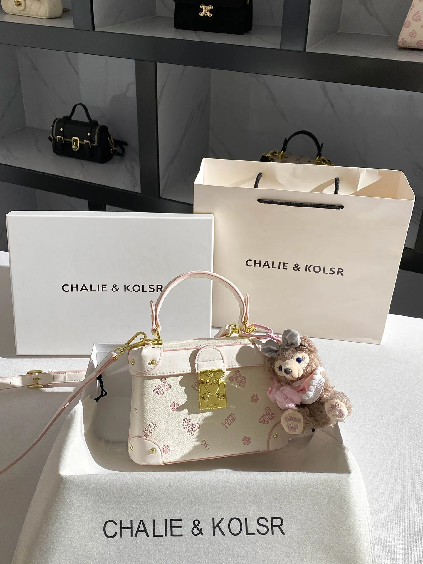 sac-bandouliere-carre-en-cuir-chaliekolsr-nouvelle-collection-ete-2026-imprime-dessin-anime-polyvalent-et-elegant-pour-femme