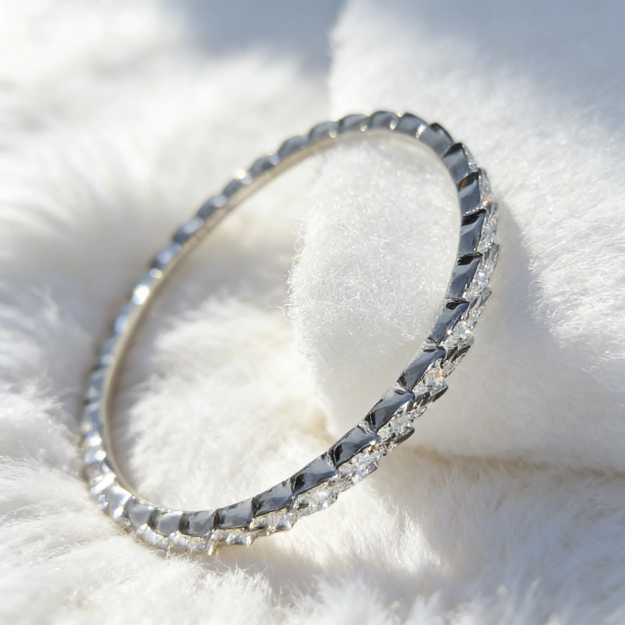 

Браслет из стерлингового серебра 925 пробы с цирконом в форме крыльев перьев, подходит для женщин для ношения вечеринок и вечеринок.