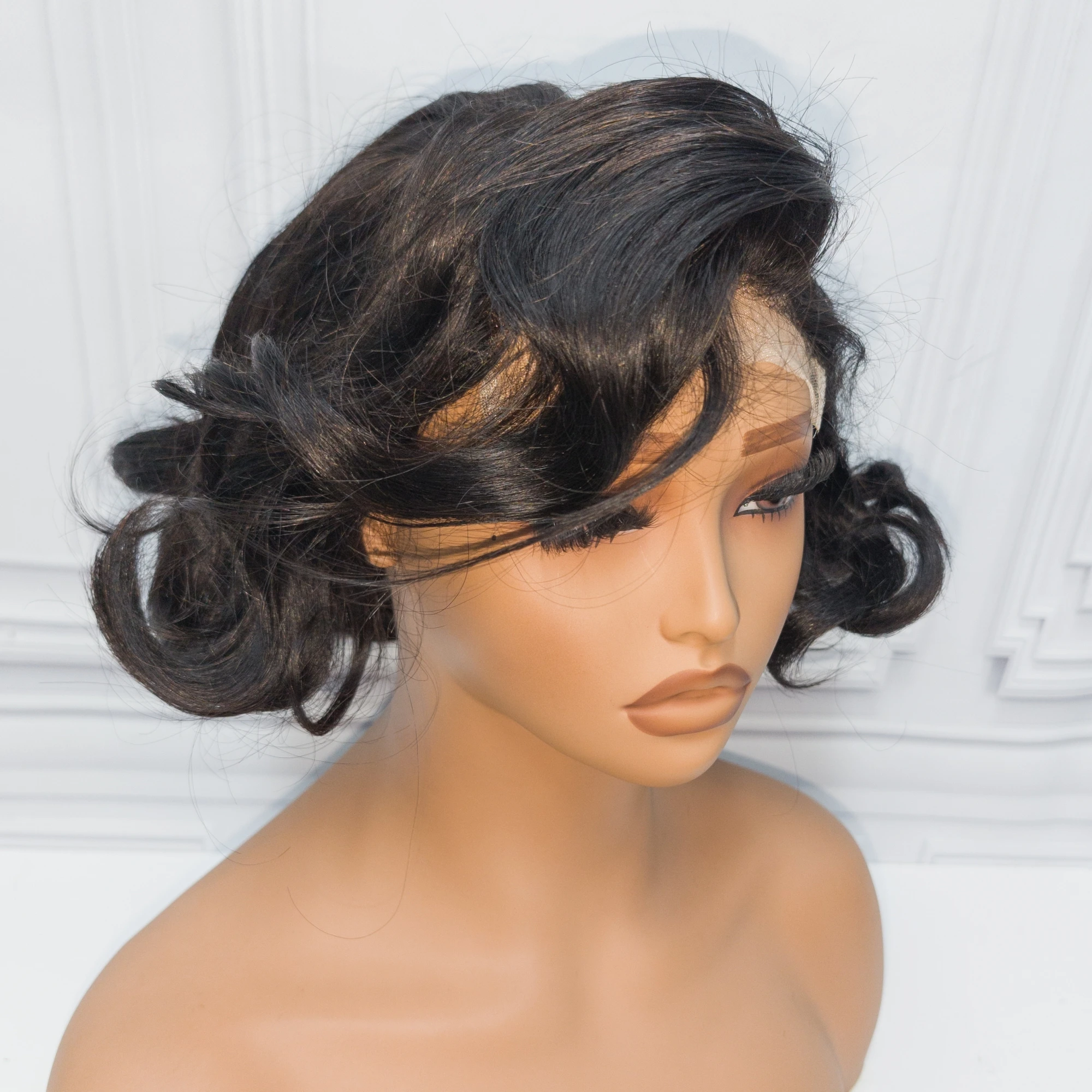 

Натуральный цвет 5x5 Парики с кружевной застежкой Человеческие волосы Предварительно выщипанные 10-дюймовые бразильские объемные волны Кружевные фронтальные парики 200% Плотность Волнистые парики