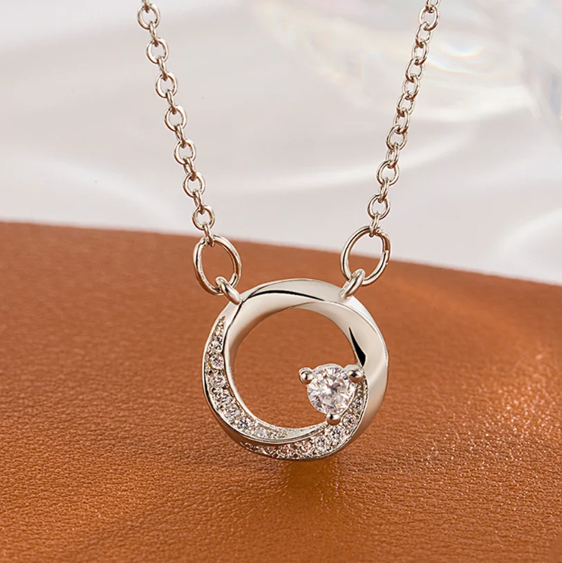 Moissanite Necklace S925 Sterling Silver Mobius High Sense Smart Clavicle Chain Women's Temperament Wind Jewelry Choker Gift