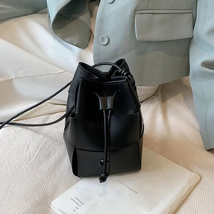 

2026 New Handmade Crochet Bucket Bag, Luxury Designer-inspired Adjustable Shoulder Crossbody Bag, Boho Chic for Beach Vacation