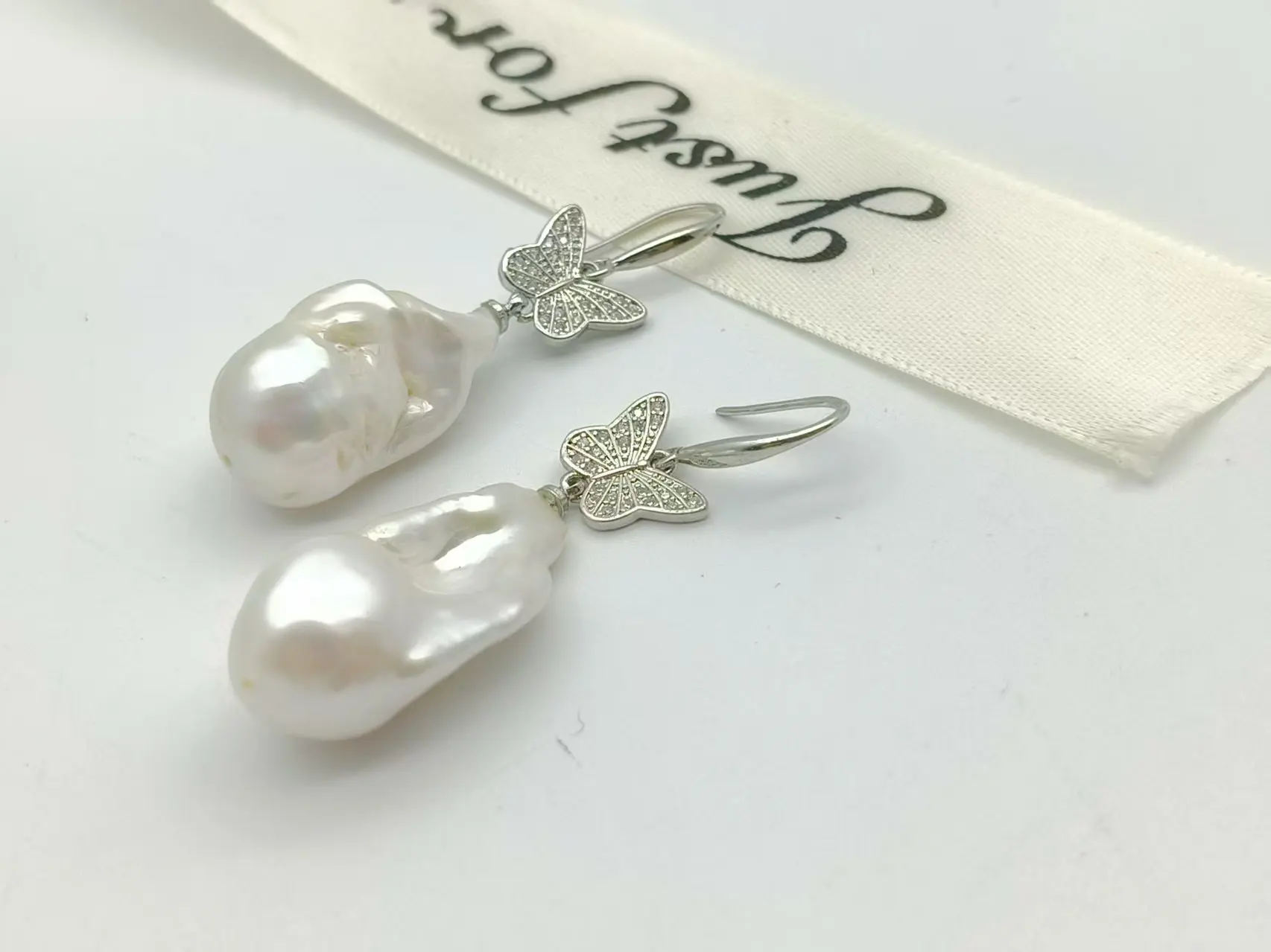 

Fashionable Pearl Earhook AAA13-23mm Natural South Sea Balloon Earrings 925s