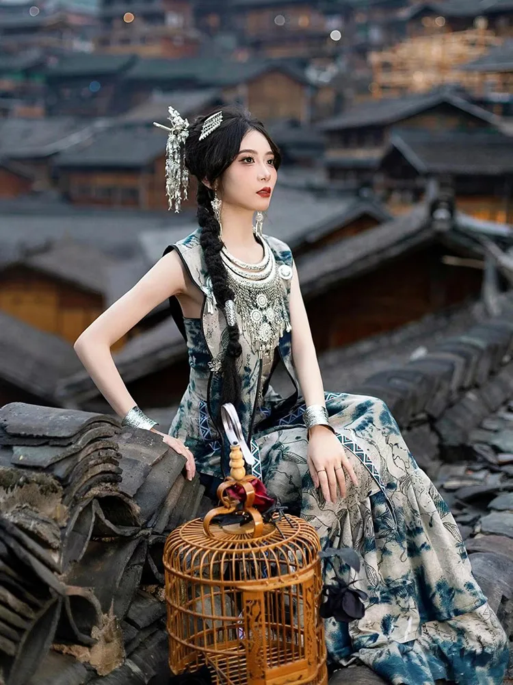 

New batik ethnic costume women's cheongsam version style performance ancient-style photography