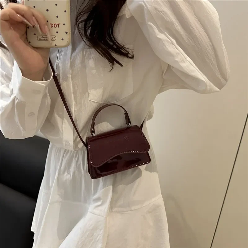 Small Square Bag One Shoulder Crossbody Bag Solid Color Simple Fashion Versatile Design Premium Quality Material Suitable For view 4