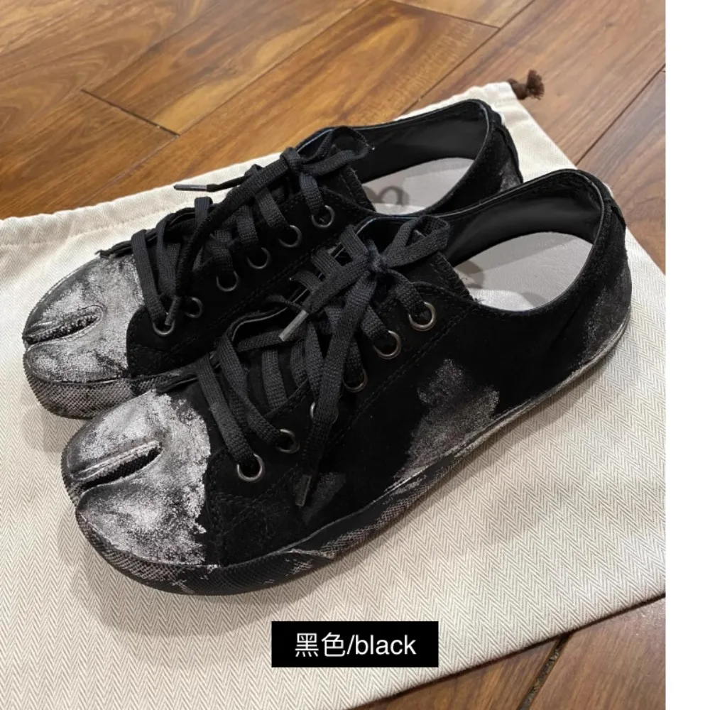 

Fashion Men Split Toe Tabi Genuine Leather Loafers British Style Luxury Party Derby Shoes Low Heel Women Sneakers