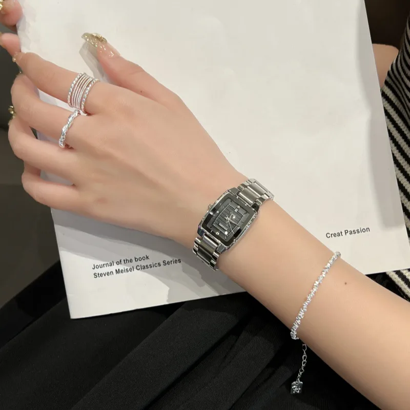 Женские кварцевые часы с календарем, водонепроницаемые часы с браслетом из нержавеющей стали и циферблатом из циркония, 2022