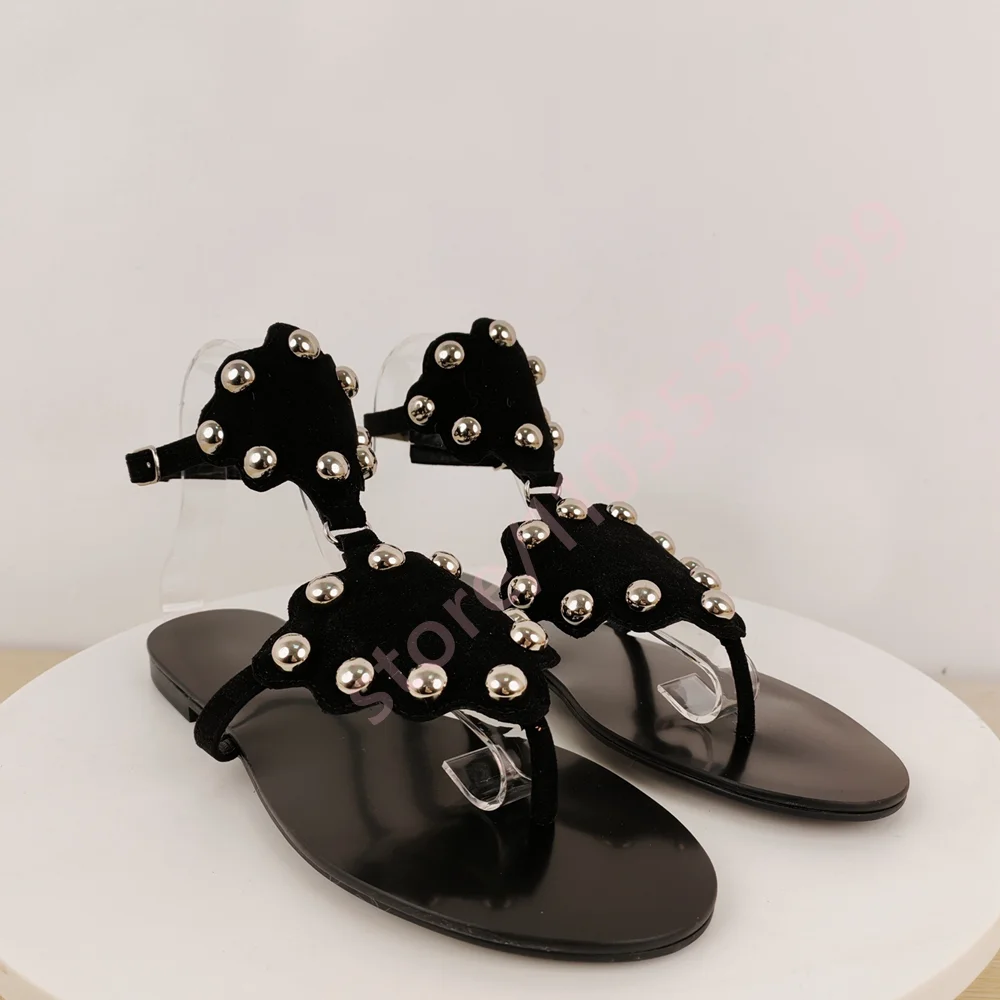 Sandalias Planas de Ante Sintético Negro para Mujer, Modelo 2026, con Tachuelas Decorativas, Sandalias de Tiras con Correa en el Tobillo, Estilo Slip-On, para Playa y Verano