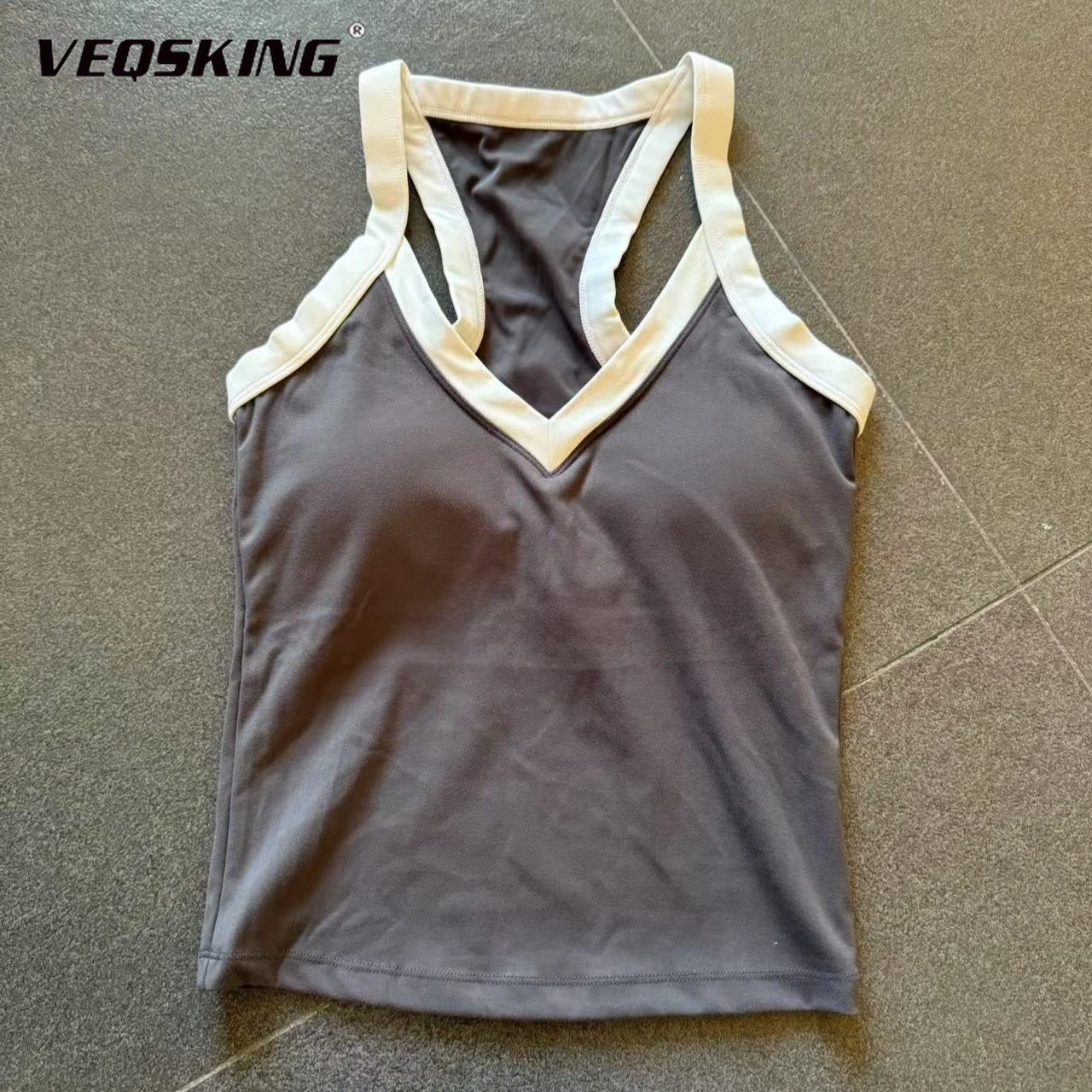 

VEQSKING Women's Spliced Contrasting Sports Vest, Tight Fitting, Quick Drying, High-strength Support, Fitness Yoga Suit