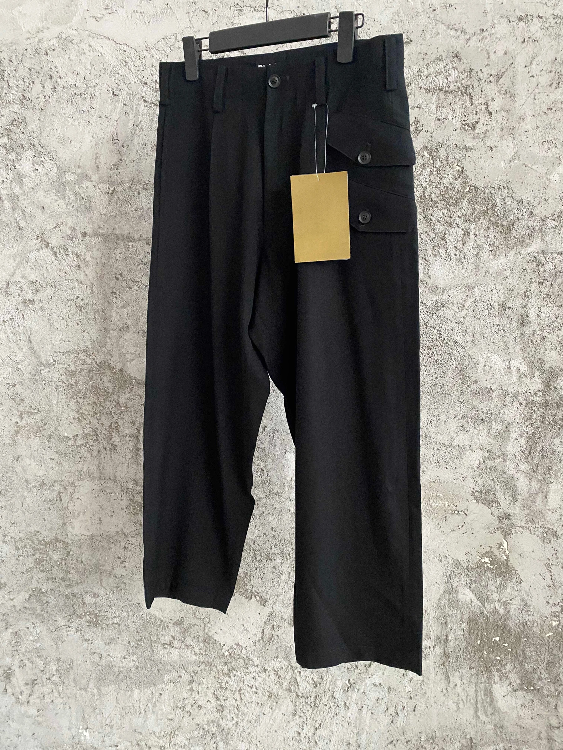 

TOP-YAMAMOTO Japanese original design pleated straight-leg casual pants Black versatile button-decorated long pants for men
