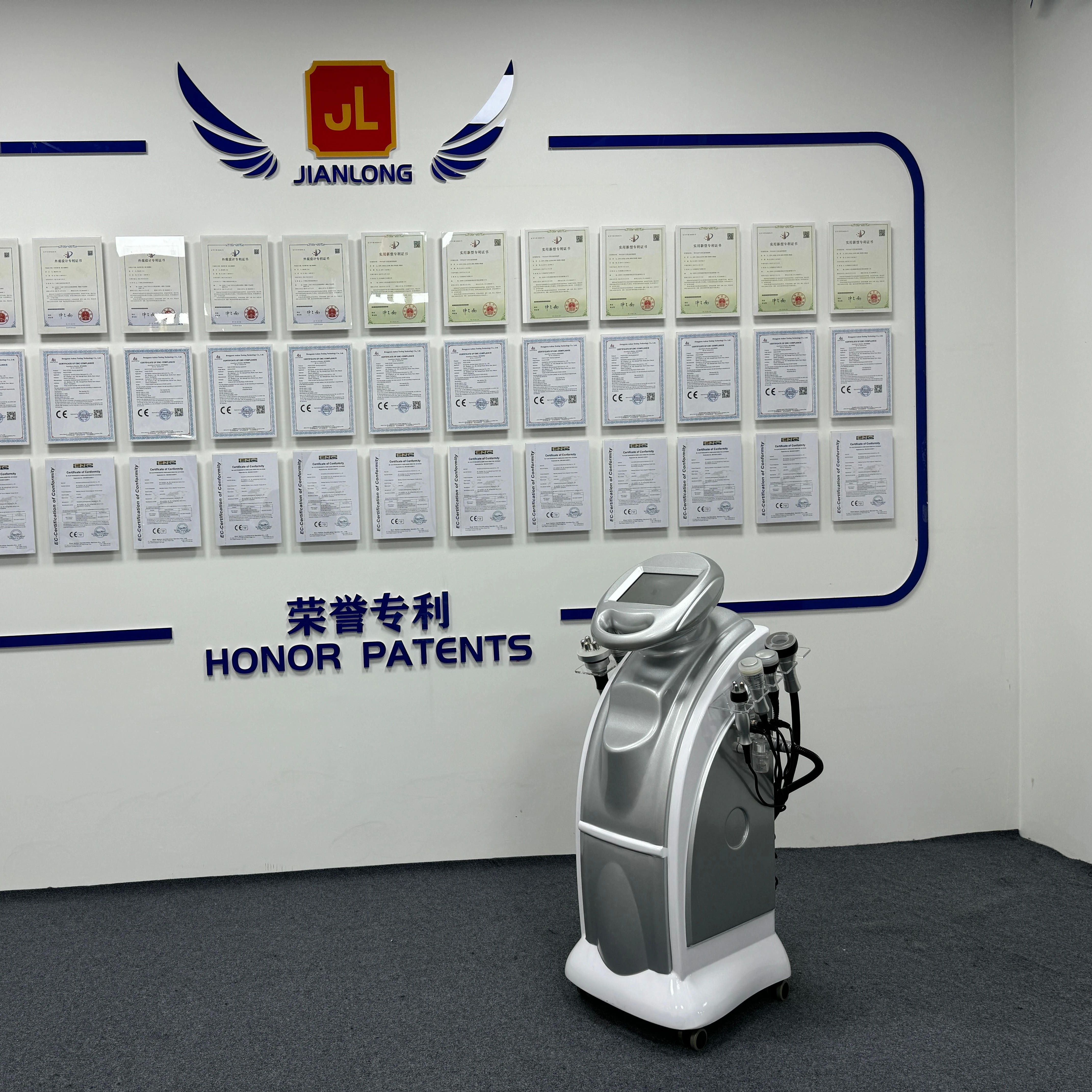 

Newest 7 in 1 High Quality Ultra Cavit 80K 40K RF Weight Loss Radio Frequency Skin Tightening Vacuum Slimming Machine