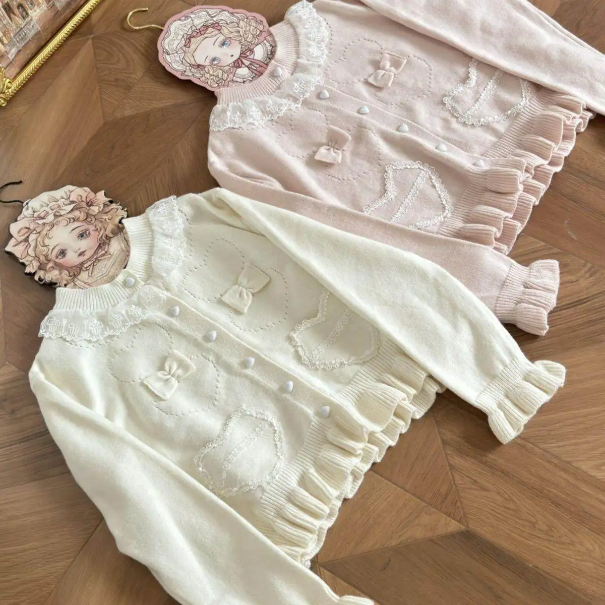 Japanischer Lolita-Stil Süße Strickjacke für Damen Frühling Herbst Niedliche Schleife Spitze Rüschenbesatz Kurze Jacke Kawaii Süße Oberbekleidung Neu